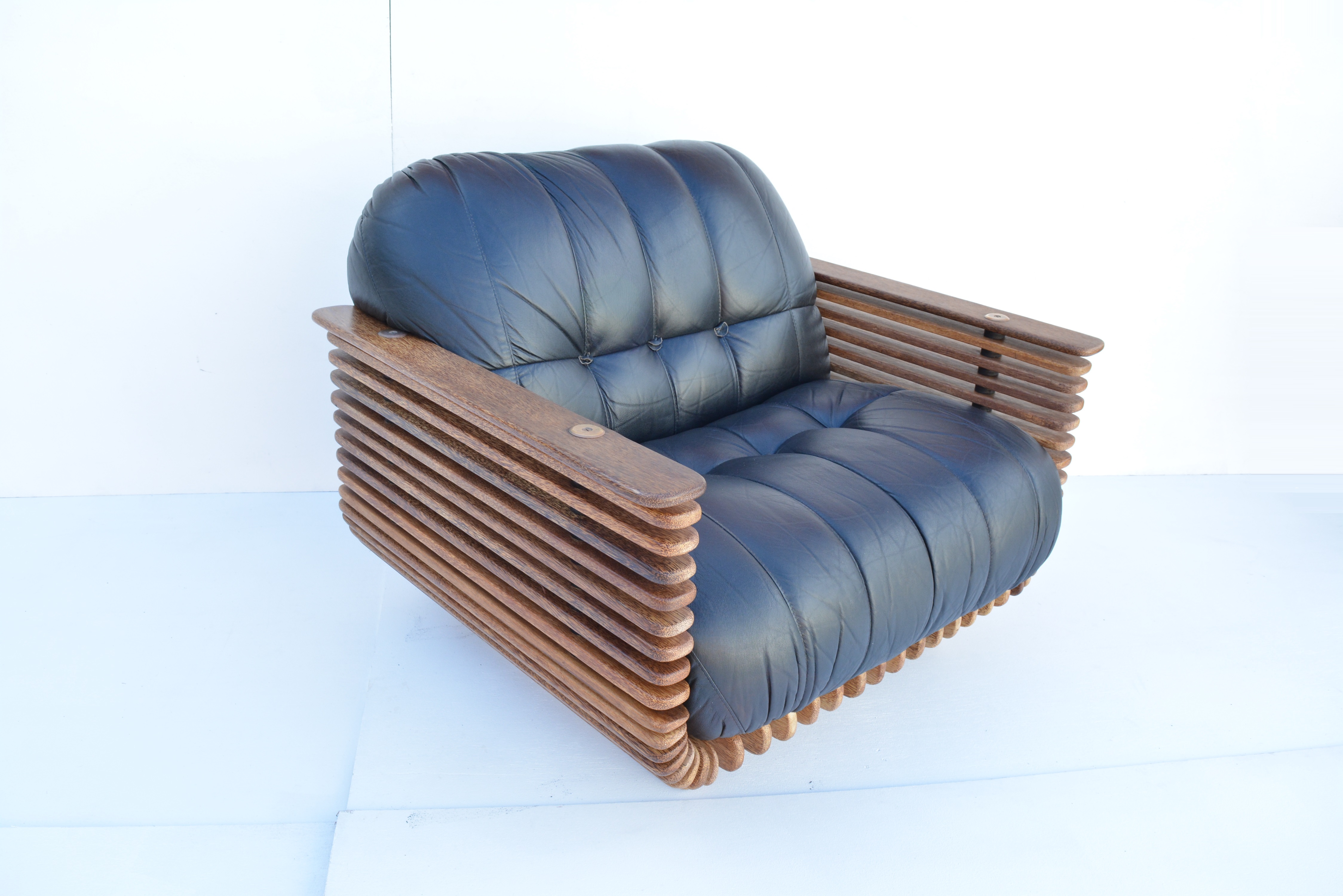 DESIGNER TV lounge chair Used Pacific Green. Vintage LEATHER Furniture