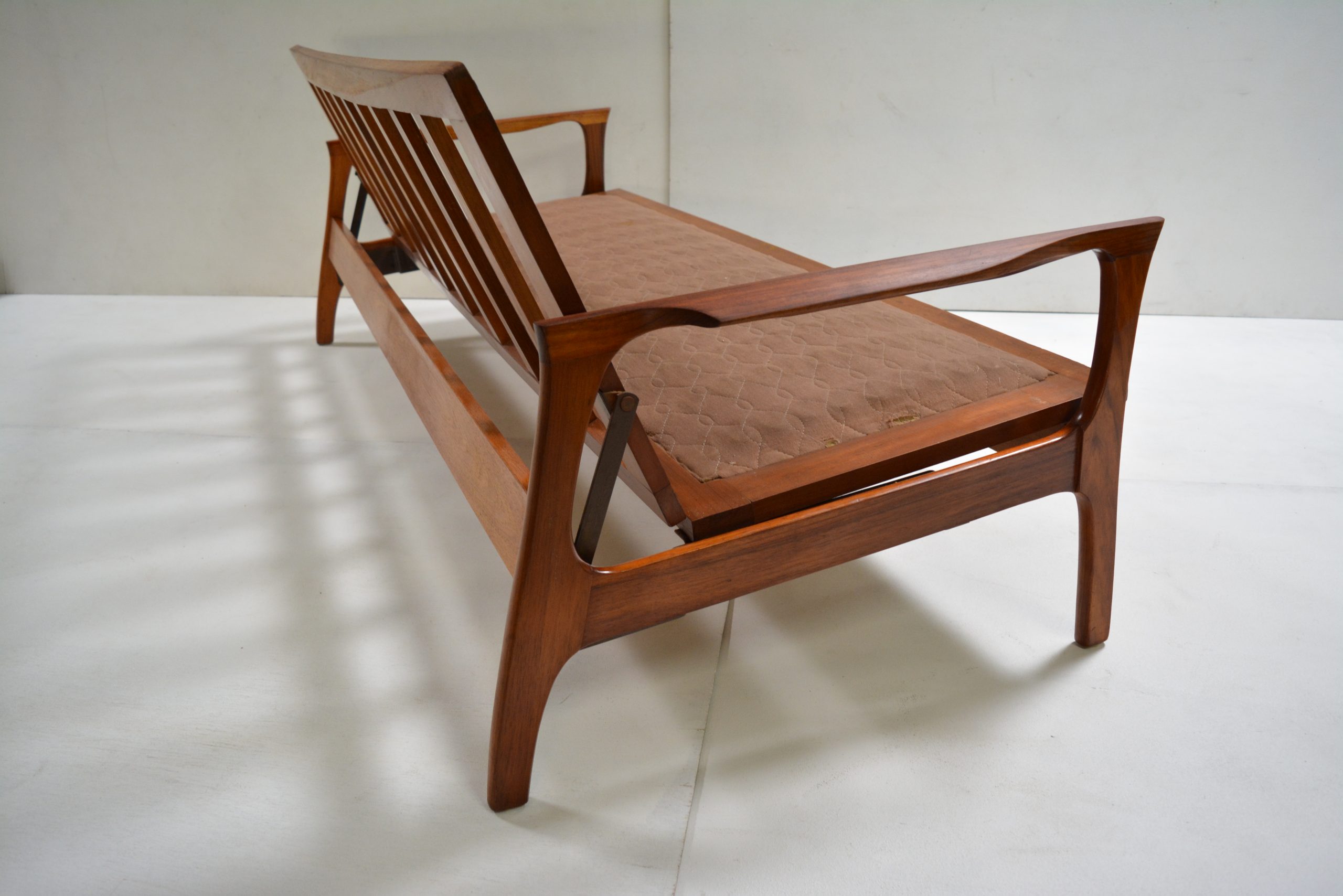 Vintage click sales clack couches