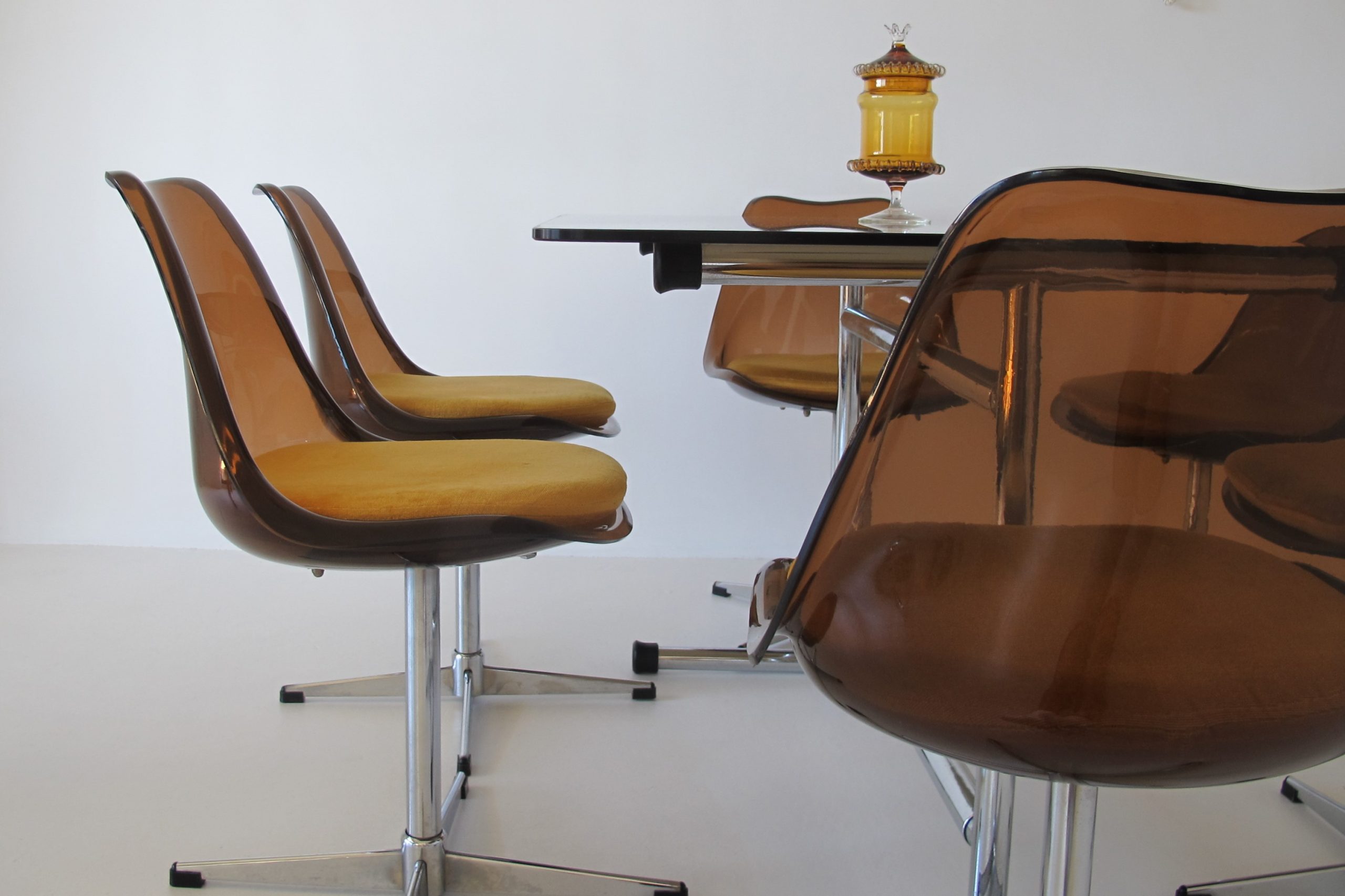 Perspex table shop and chairs