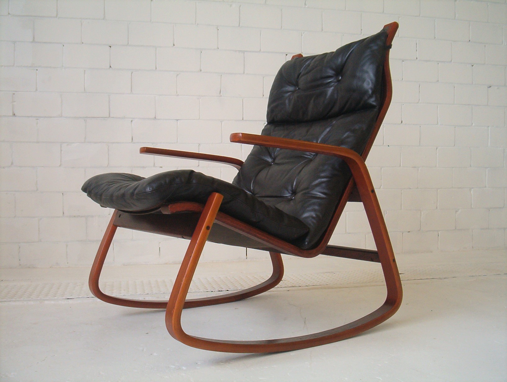 Westnofa rocking chair clearance