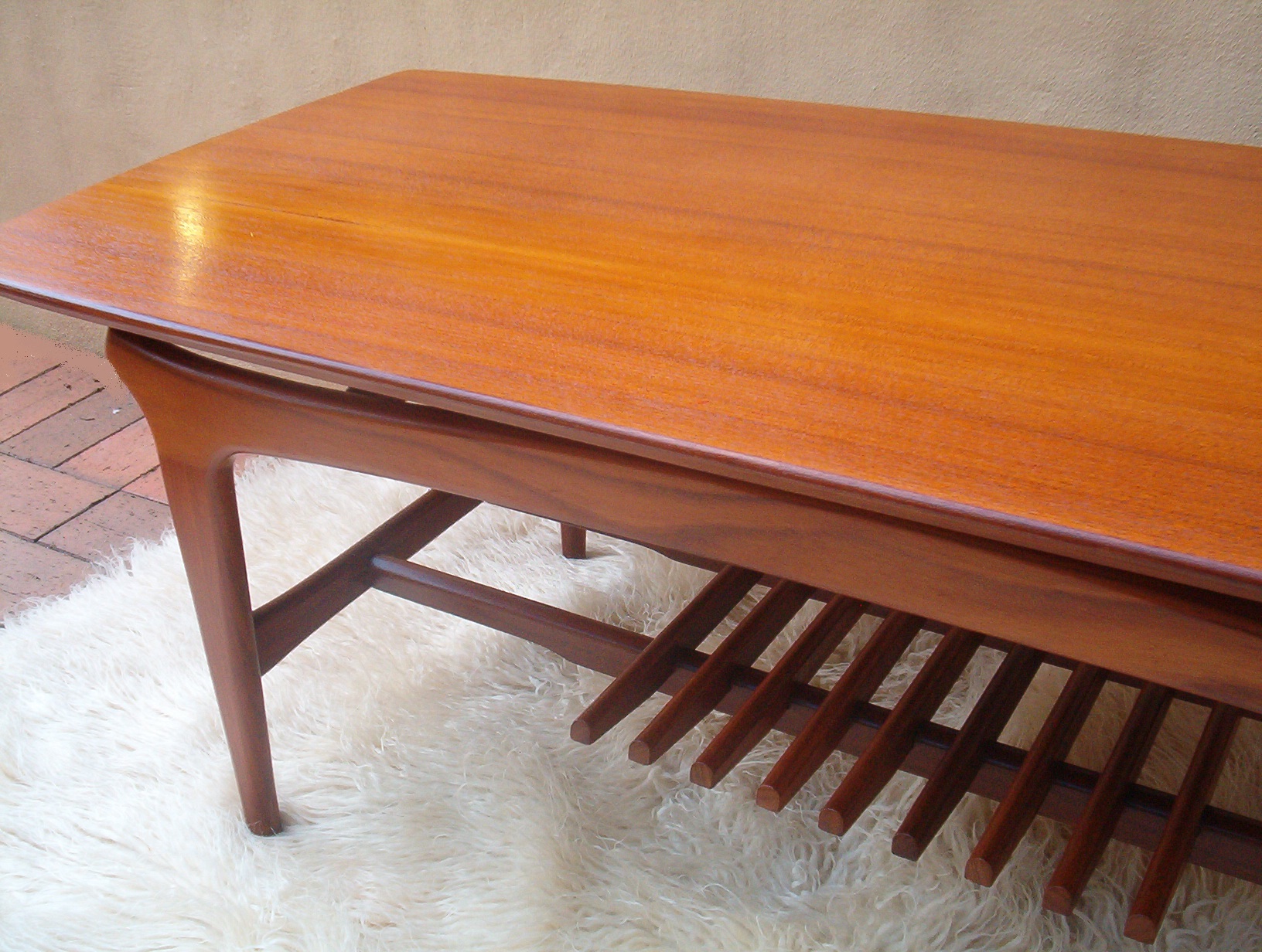 designer-vintage-coffee-table-zoureff-krimper-rosando-rudowski-era-danish-inspired-4