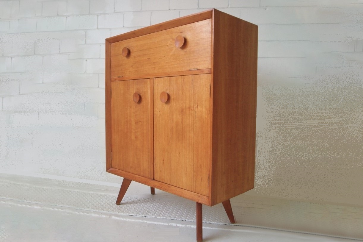 summertone-cabinet-sideboard-maple-1950's-vintage-retro-douglas-snelling-feathertson-era