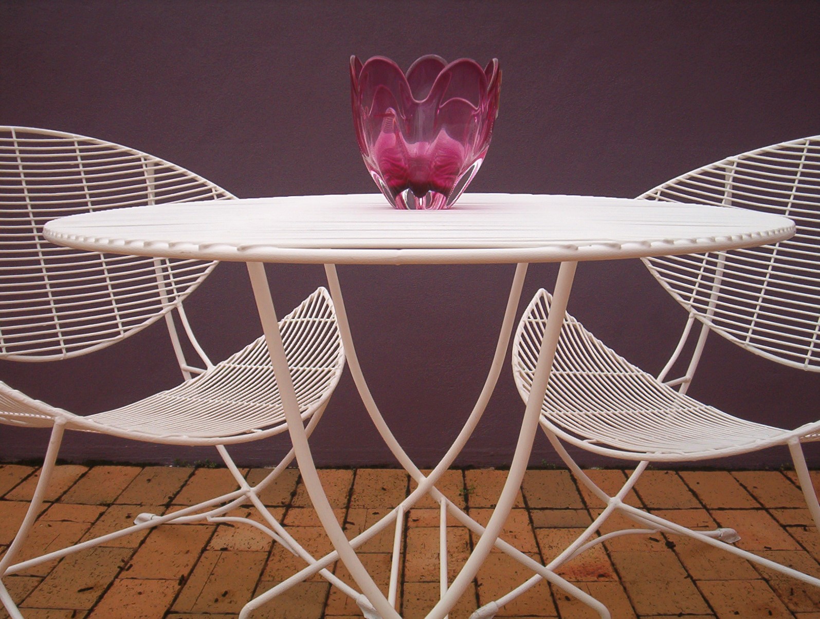 breotex-outdoor-vintage-wire-satellite-chairs-1950's-retro-bertoia-era-patio-setting