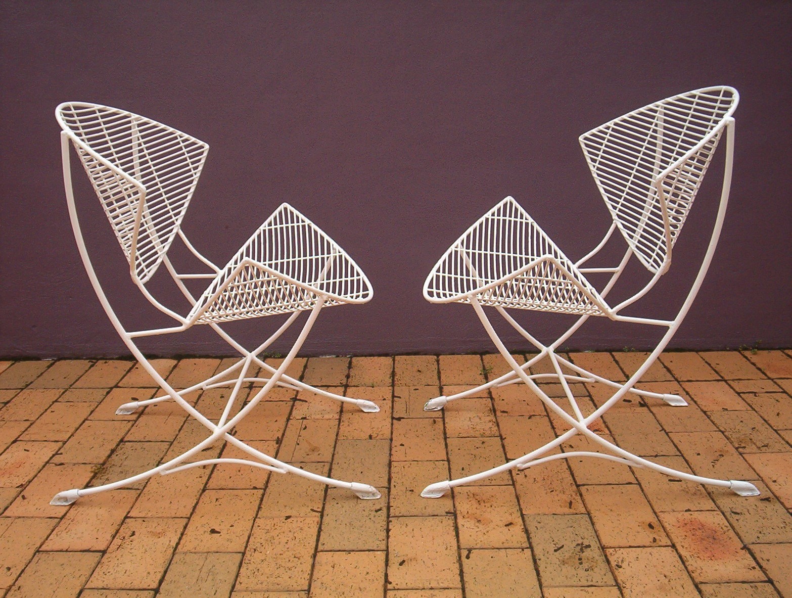 breotex-outdoor-vintage-wire-satellite-chairs-1950's-retro-bertoia-era-patio-setting+