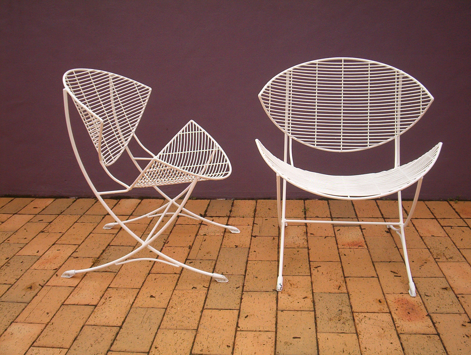 breotex-outdoor-vintage-wire-satellite-chairs-1950's-retro-bertoia-era-patio-setting=