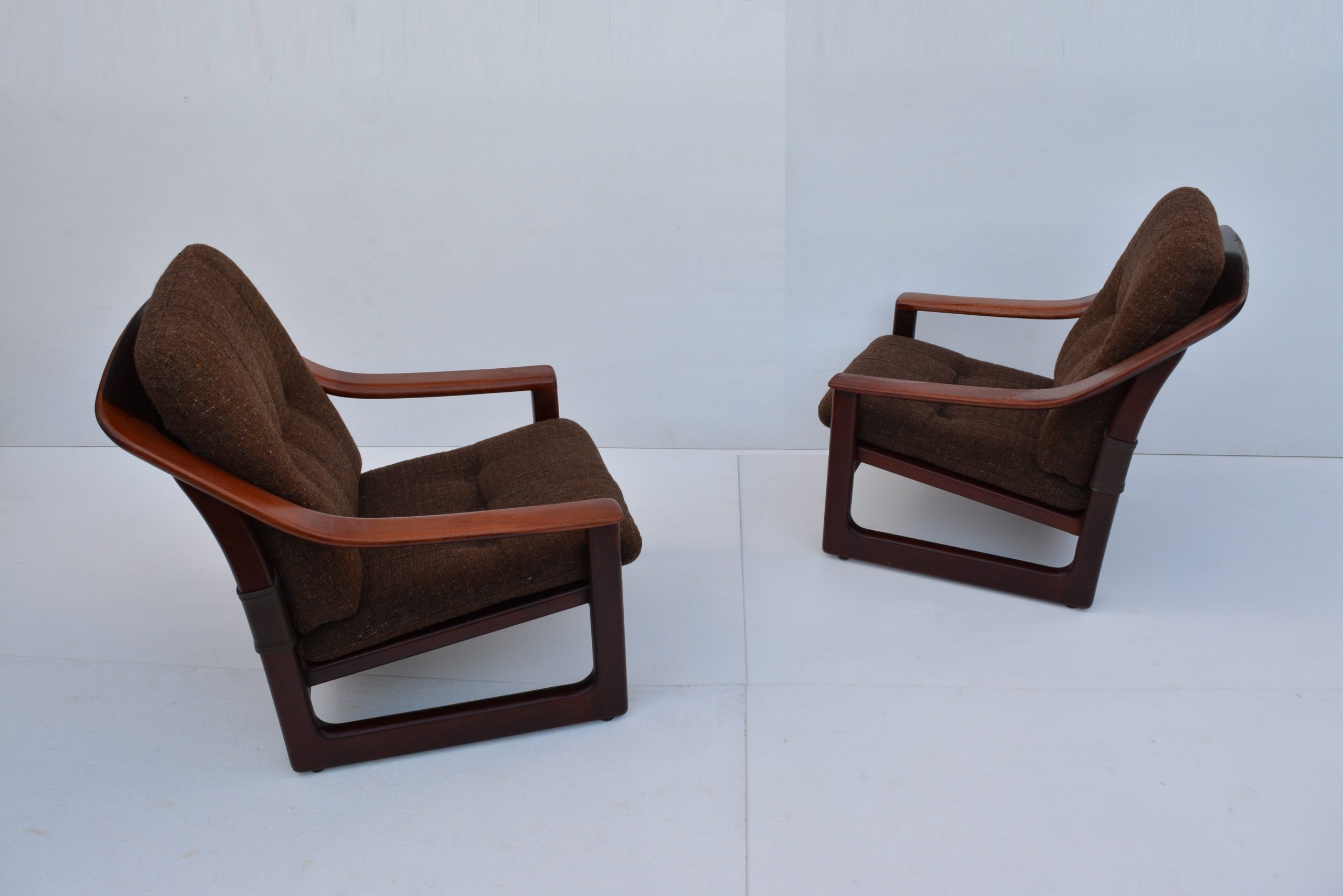pair-tessa-sling-chairs-wool-vintage-furniture-parker-fler-era-