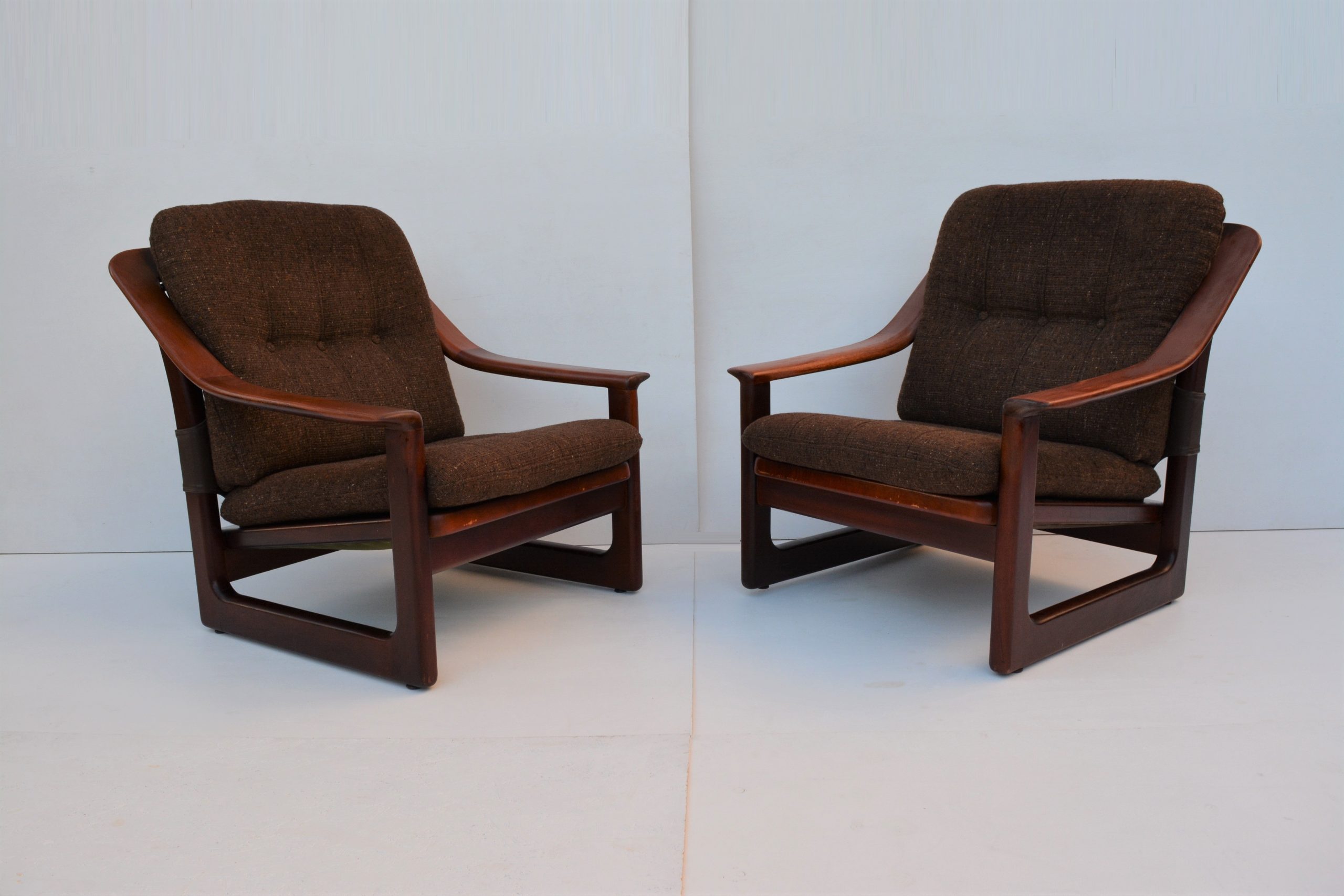 pair-tessa-sling-chairs-wool-vintage-furniture-parker-fler-era-3