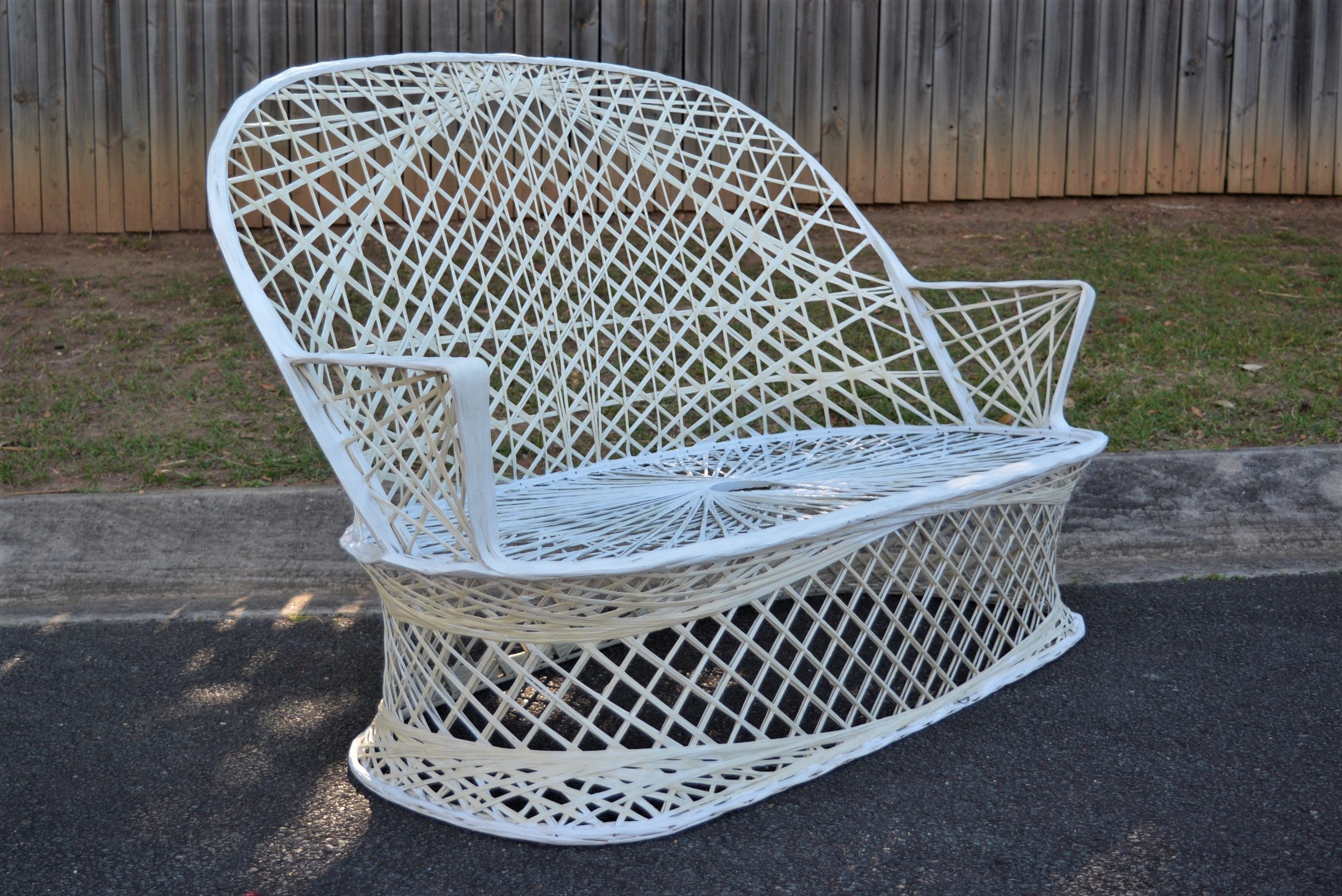 vintage-russell-woodard-woven-spun-fibreglass-outdoor-lounge-sofa-2-seater-patio-furniture (2)