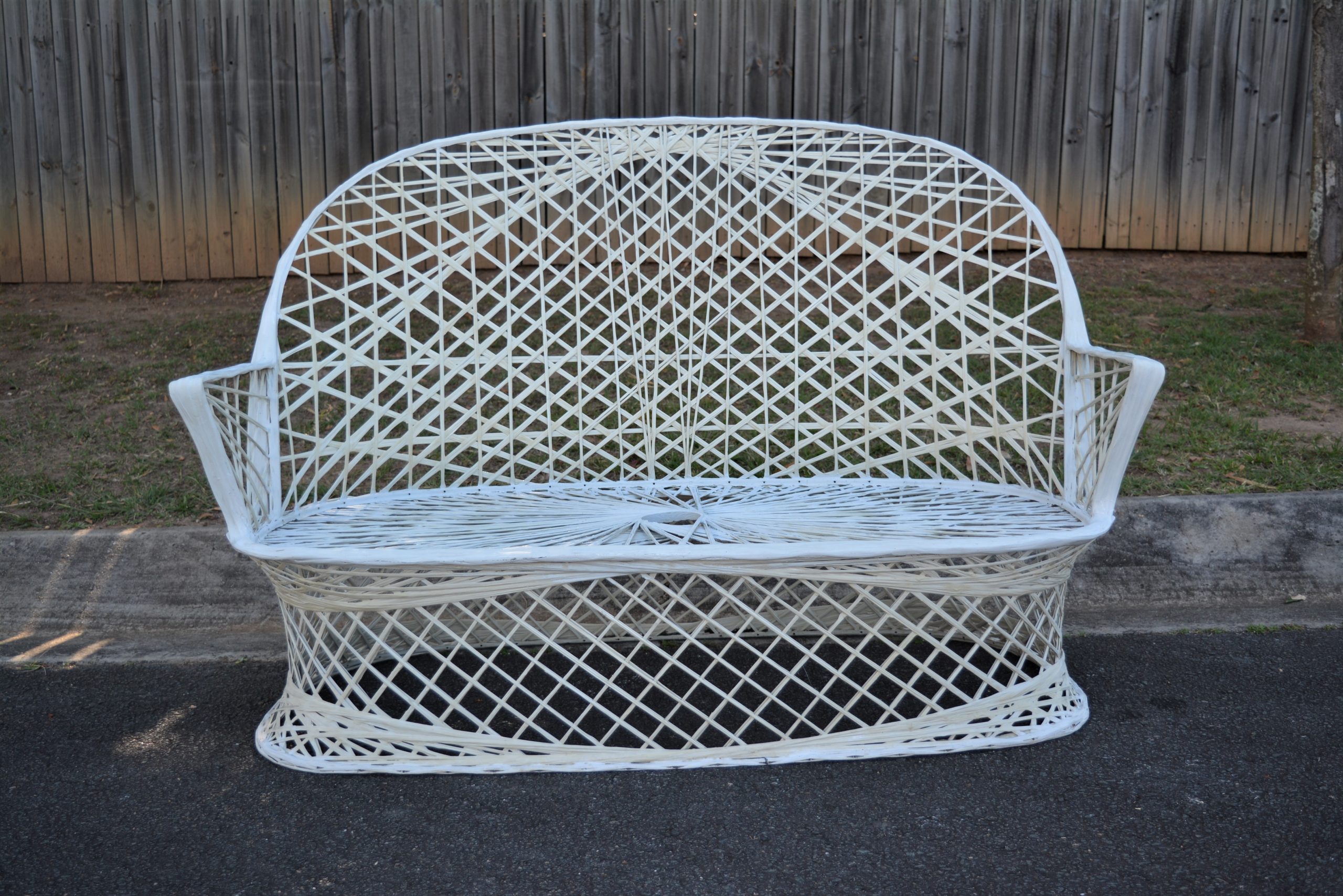 vintage-russell-woodard-woven-spun-fibreglass-outdoor-lounge-sofa-2-seater-patio-furniture (7)