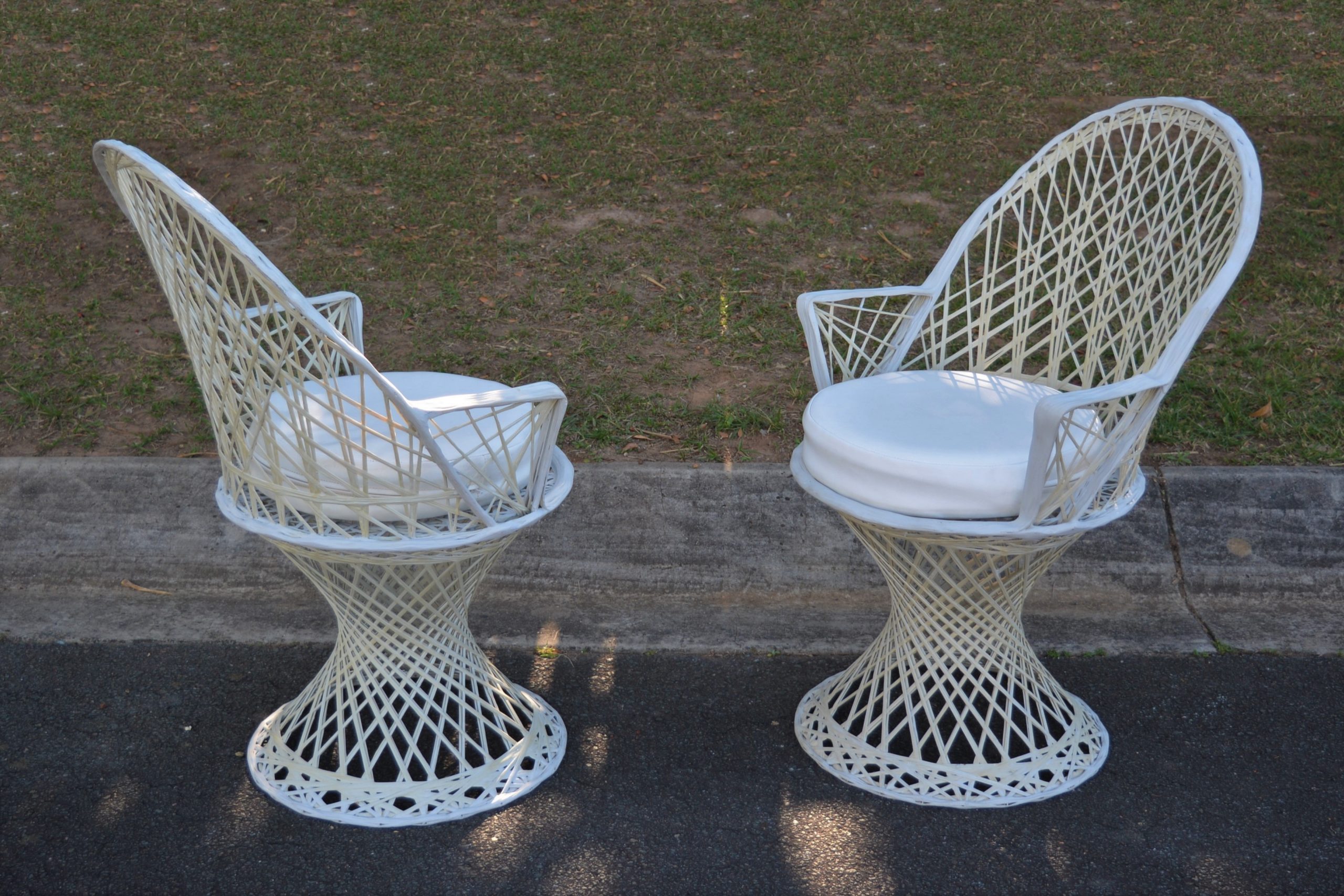 vintage-russell-woodard-woven-spun-fibreglass-outdoor-pair-armchairs-chairs-patio-furniture (12)