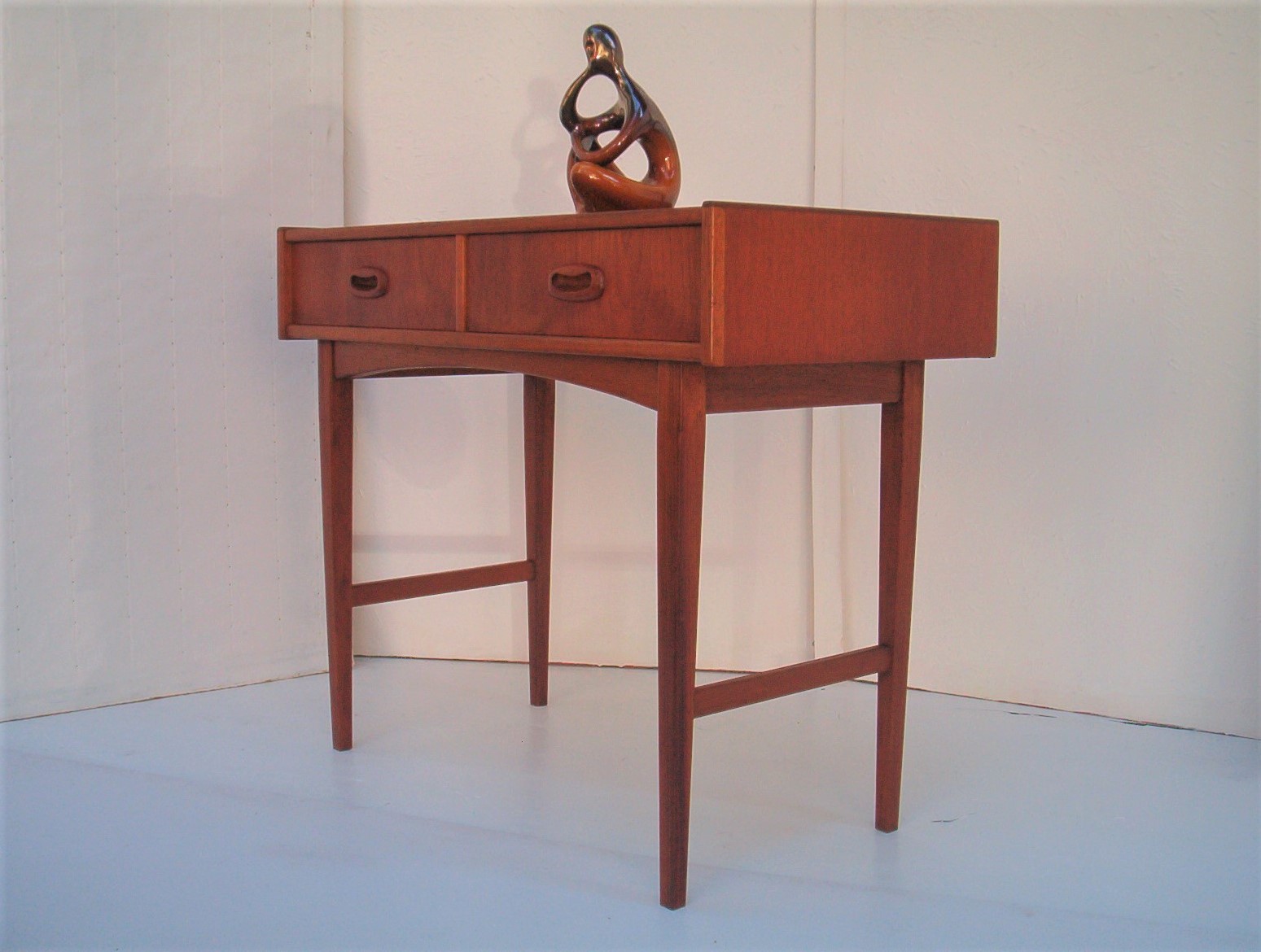 parker-hall-table-desk-vintage-teak-furniture-mid-century-modern-danish-desk (4)