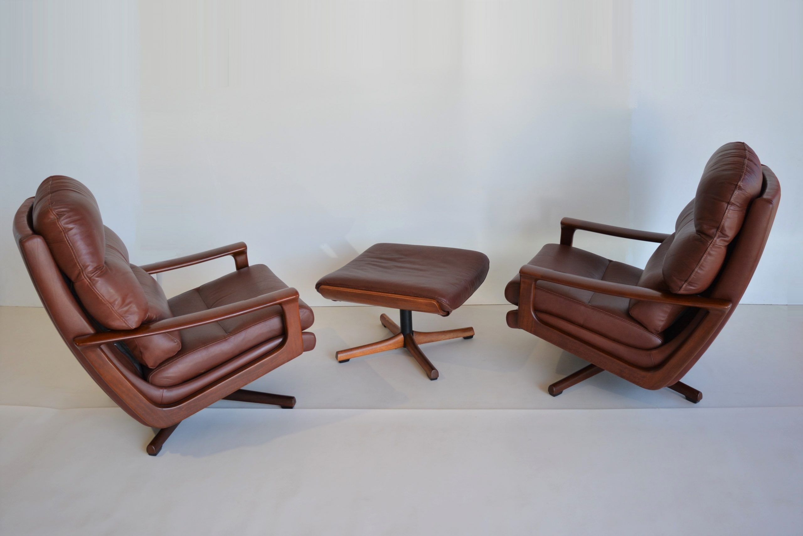 Tessa T21 Swivel Chair. ONE Only AVAIL. VINTAGE Lounge Chair. FULL