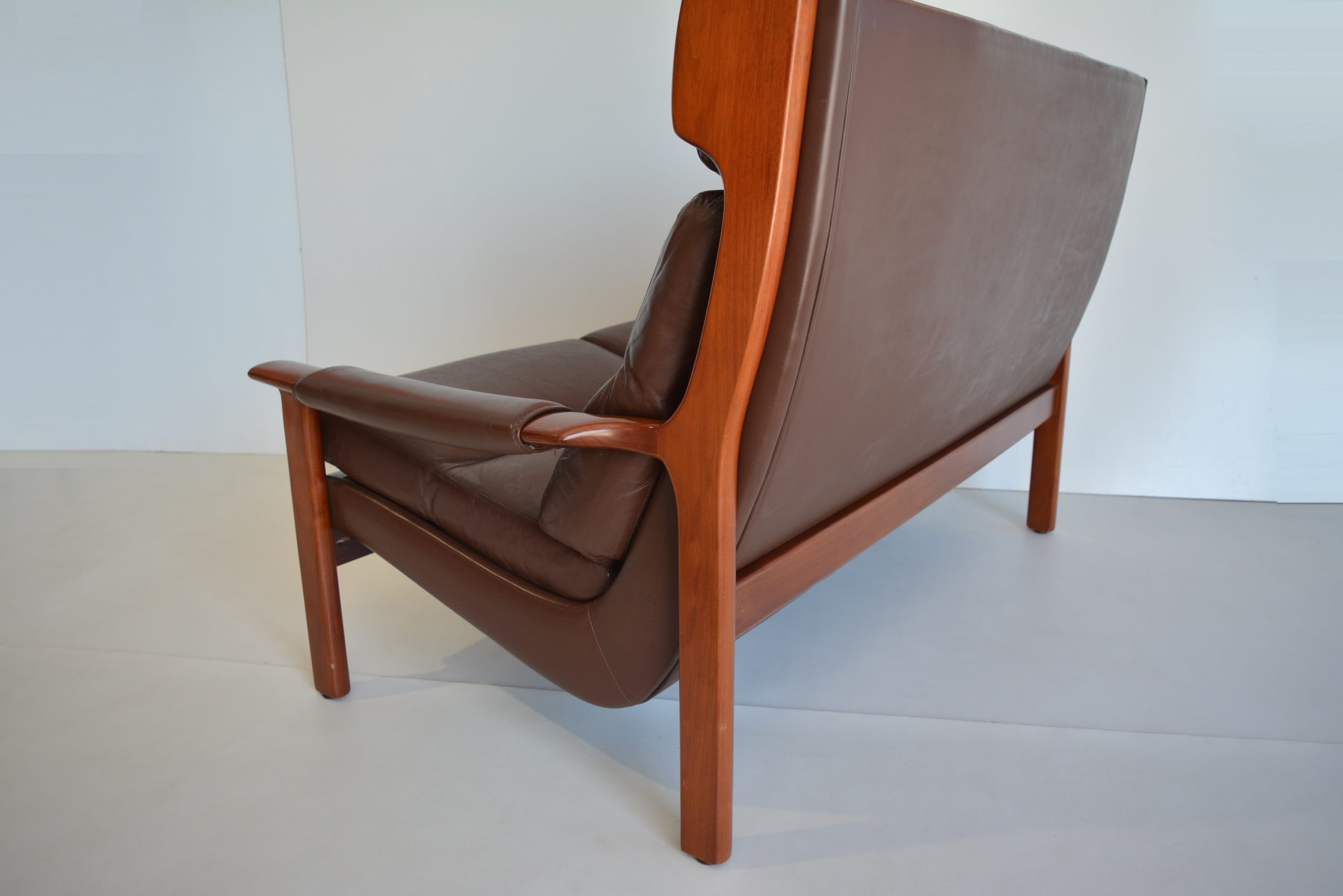 tessa-t21-delmont-lounge-suite-2-seater-sofa-full-grain-leather-vintage-sofa (7)