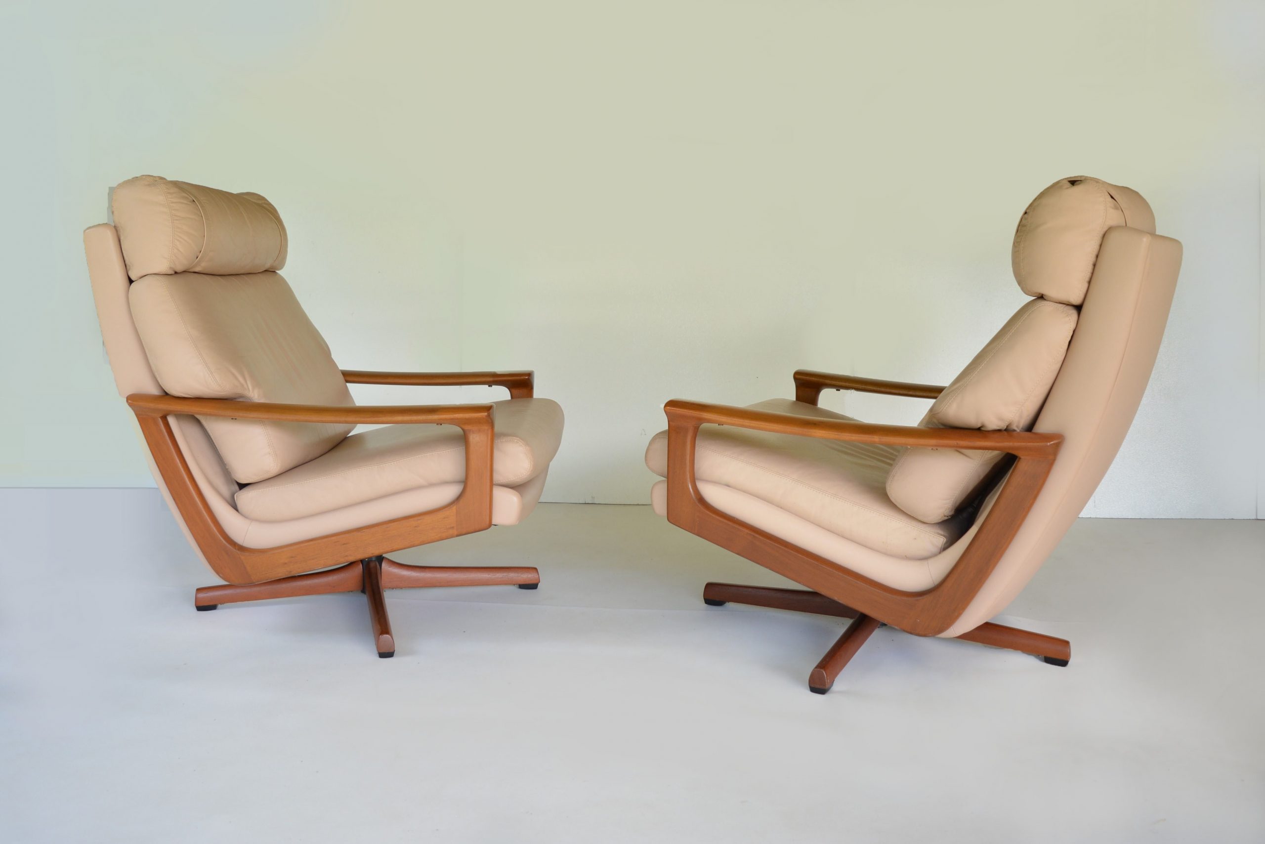 tessa-t21-biege-leather-swivel-chairs-vintage-retro-leather-danish-parker-era (2)