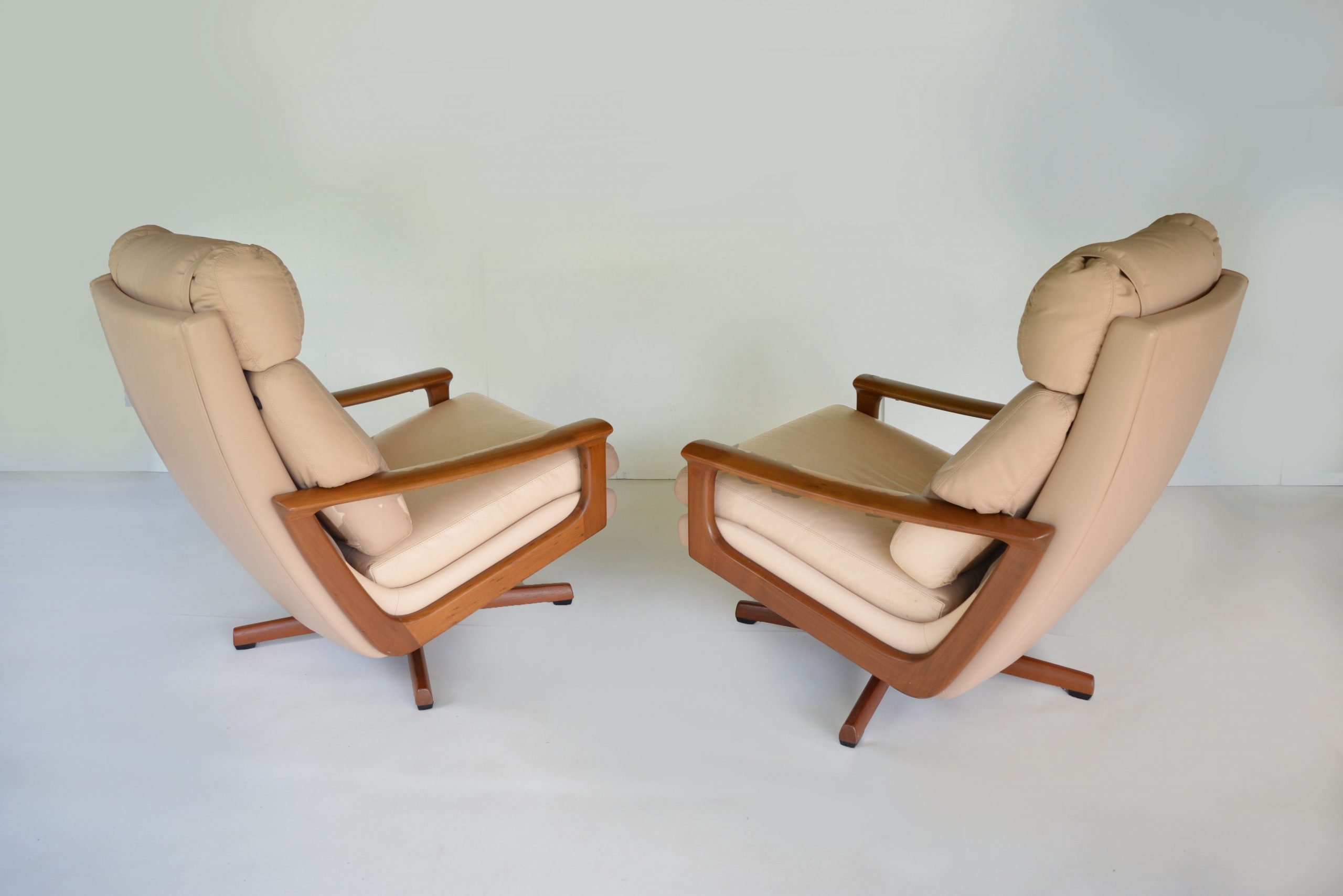 Tessa T21 Swivel Chair. Pair AVAIL. VINTAGE Lounge Chair. TOP GRAIN Leather. Retro