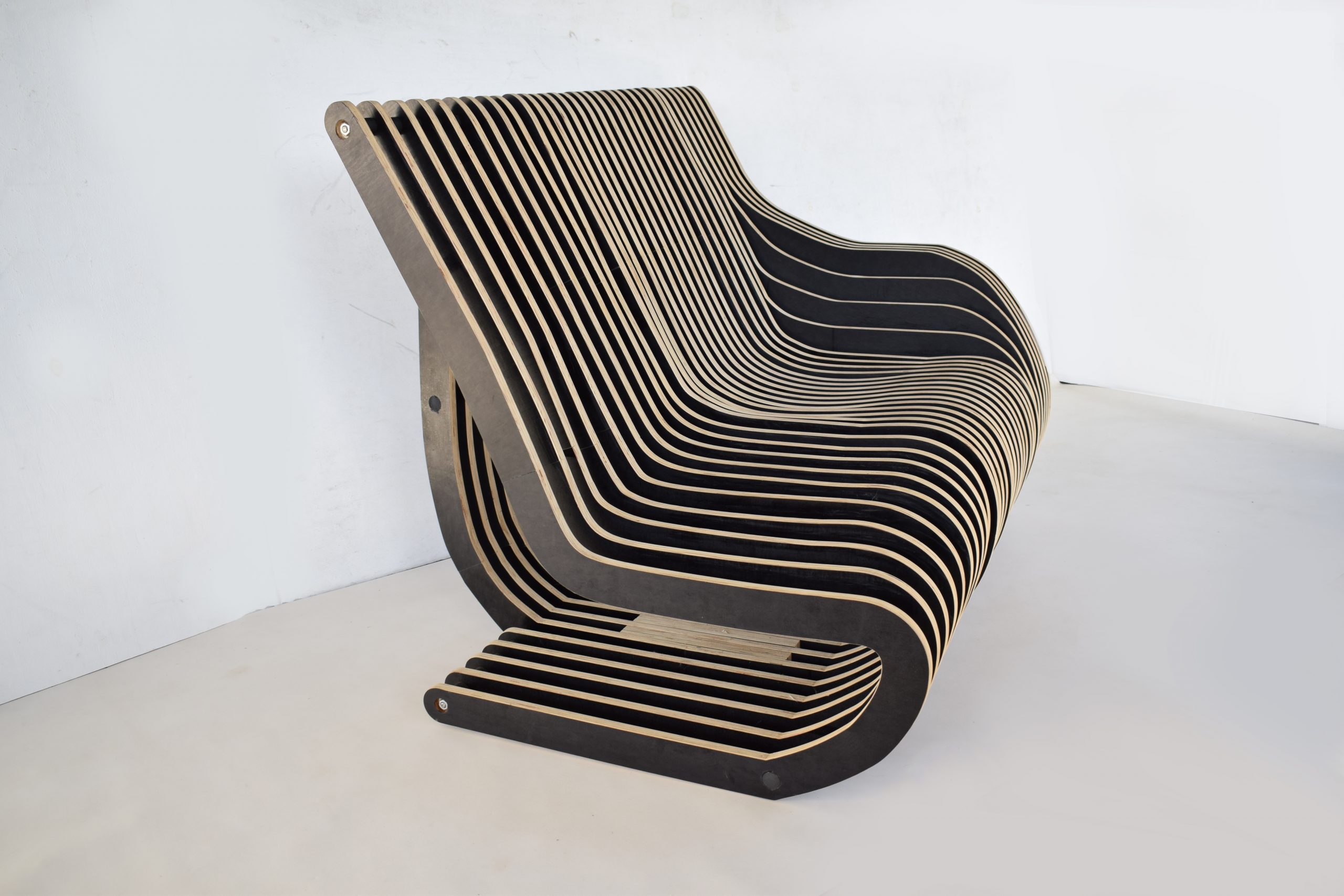 architecturally-designed-sofa-designer-lounge-couch-b-e-b-italia-artifort-pierre-paulin-era (5)