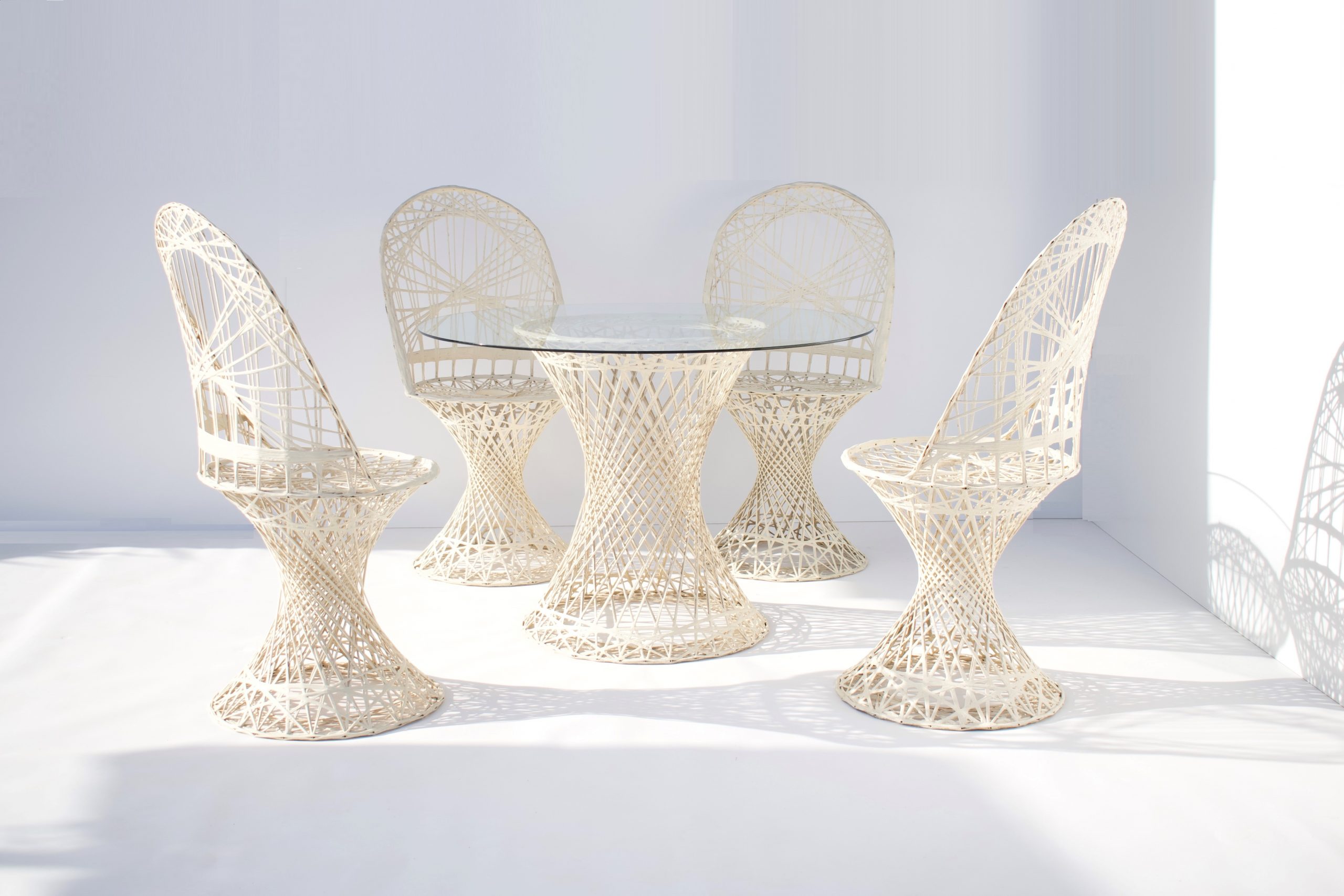 spun-fibreglass-furniture-vintage-outdoor-chairs-table-russell-woodard-quality (8)