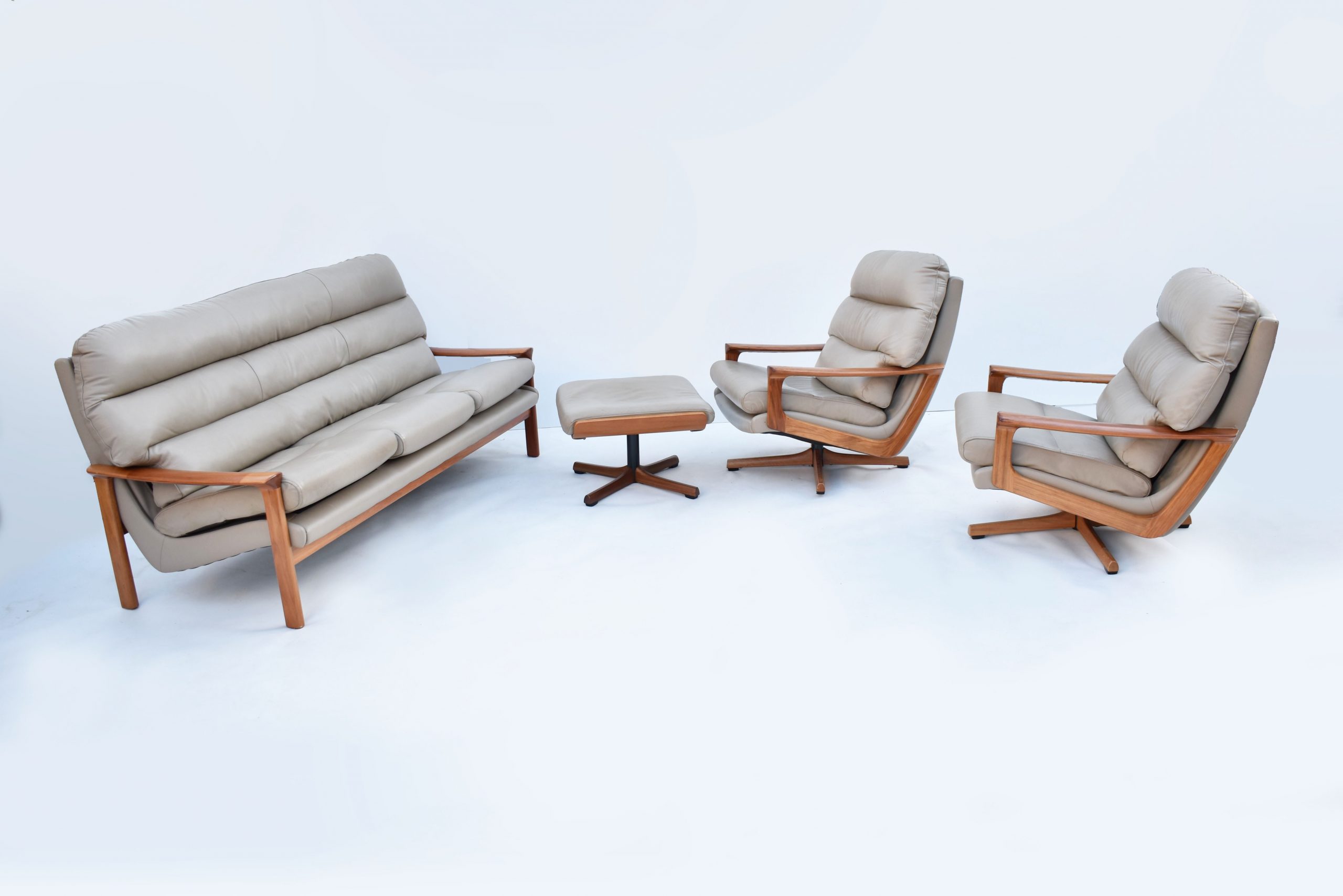 tessa-t21-furniture-melbourne-brisbane-vintage-leather-lounge-suite-swivel-chairs-danish-era (5)