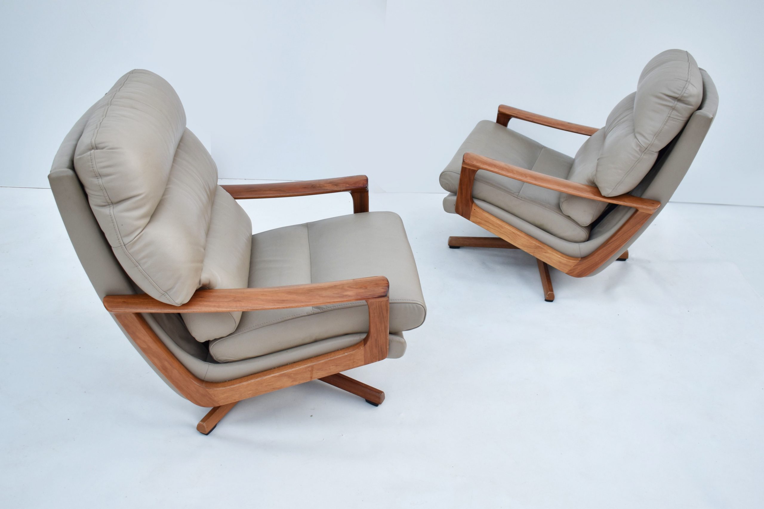tessa-t21-furniture-melbourne-brisbane-vintage-leather-lounge-suite-swivel-chairs-danish-era