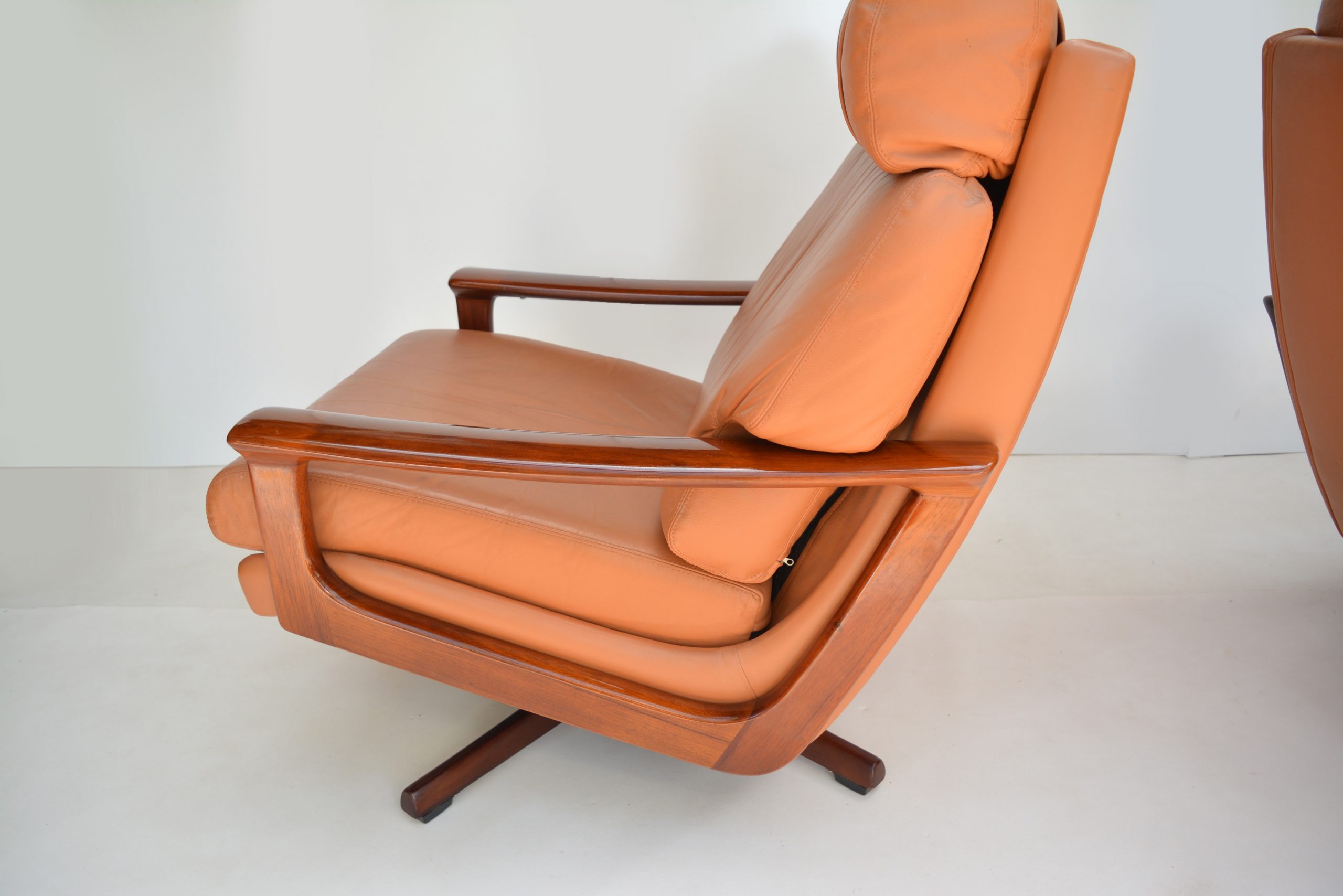 tessa-executive-t21-full-grain-leather-vintage-swivel-chairs-australian-furniture-retro-danish-era (22)