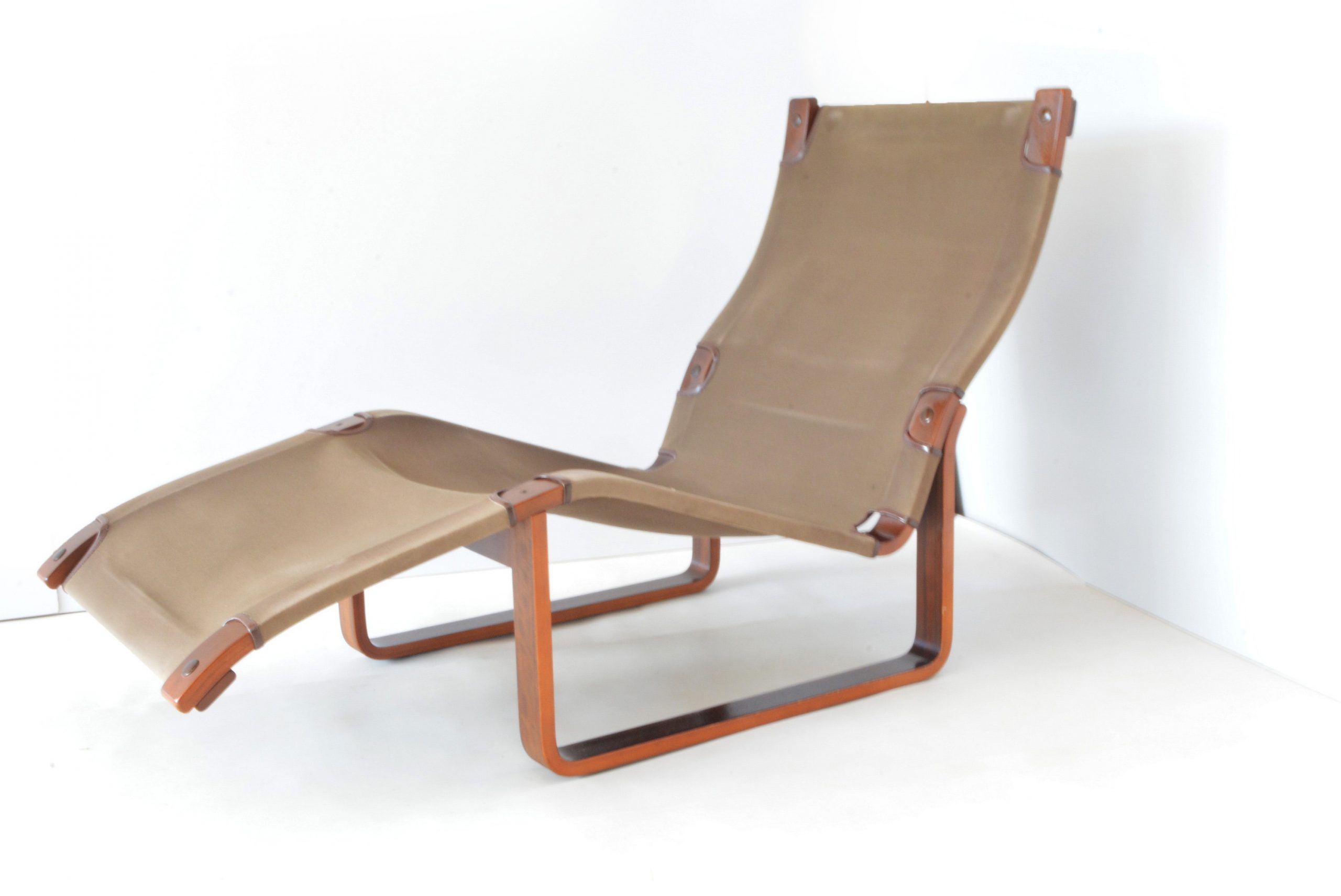 VINTAGE Tessa T8 Lounger. RARE Retro Leather Lounge. Parker