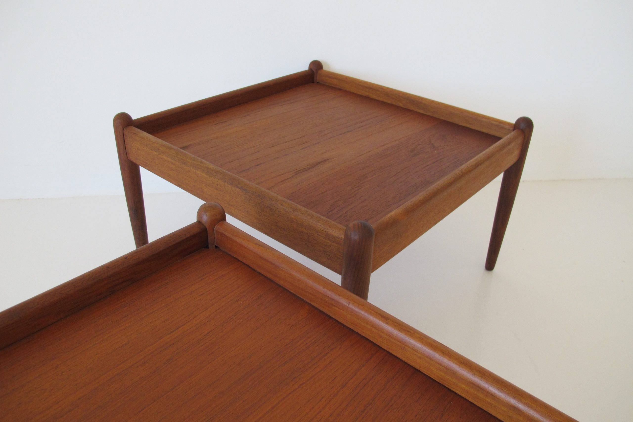 pair-parker-footstools-ottomans-side-tables-furniture-teak-danish-fler-era-finn-juhl-vintage-retro (5)