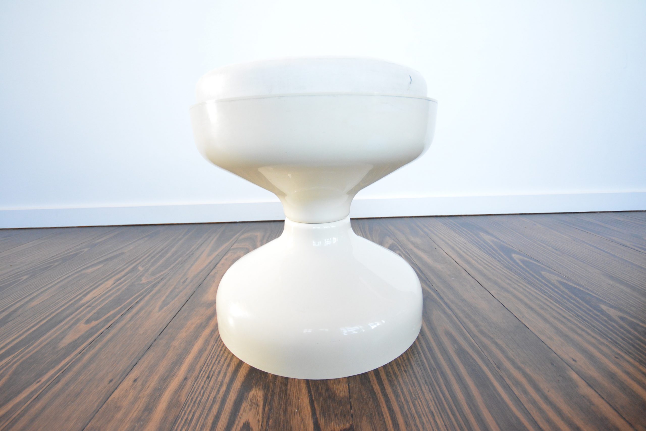 white-kartell-rochetto-stool-abs-plastic-retro-seat-vintage-designer-furniture-side-tables-italy-italian-b-b-italia-era (12)