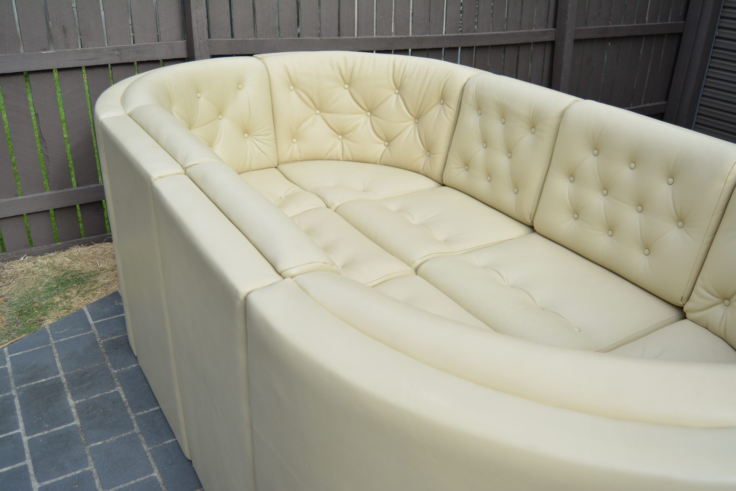 modular-danish-leather-lounge-suite-featherston-numero-IV-era-vintage-1960's-retro (18)