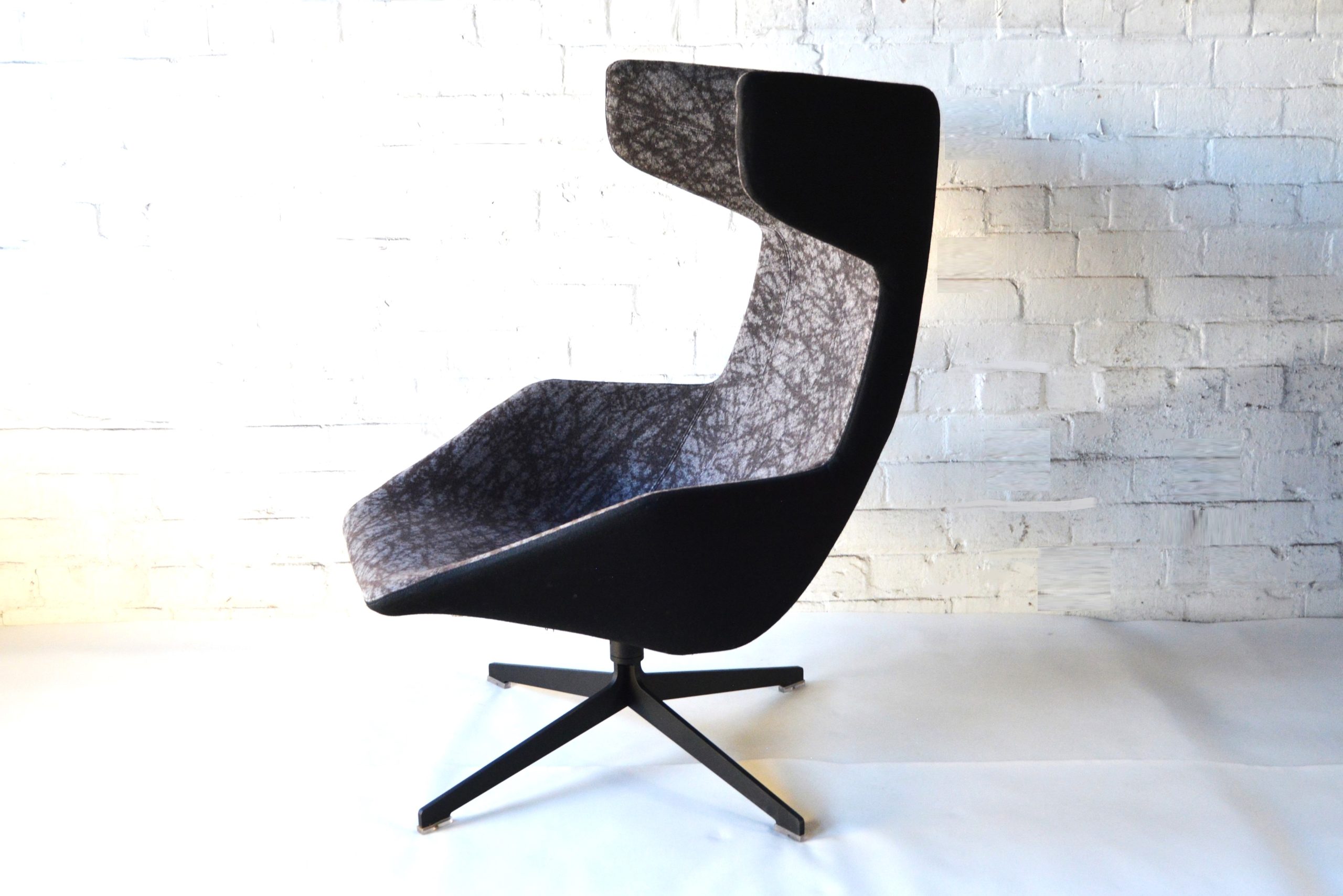 moroso-chair-made-in-italy-b-b-italia-era-designer-swivel-feature-chair (1)