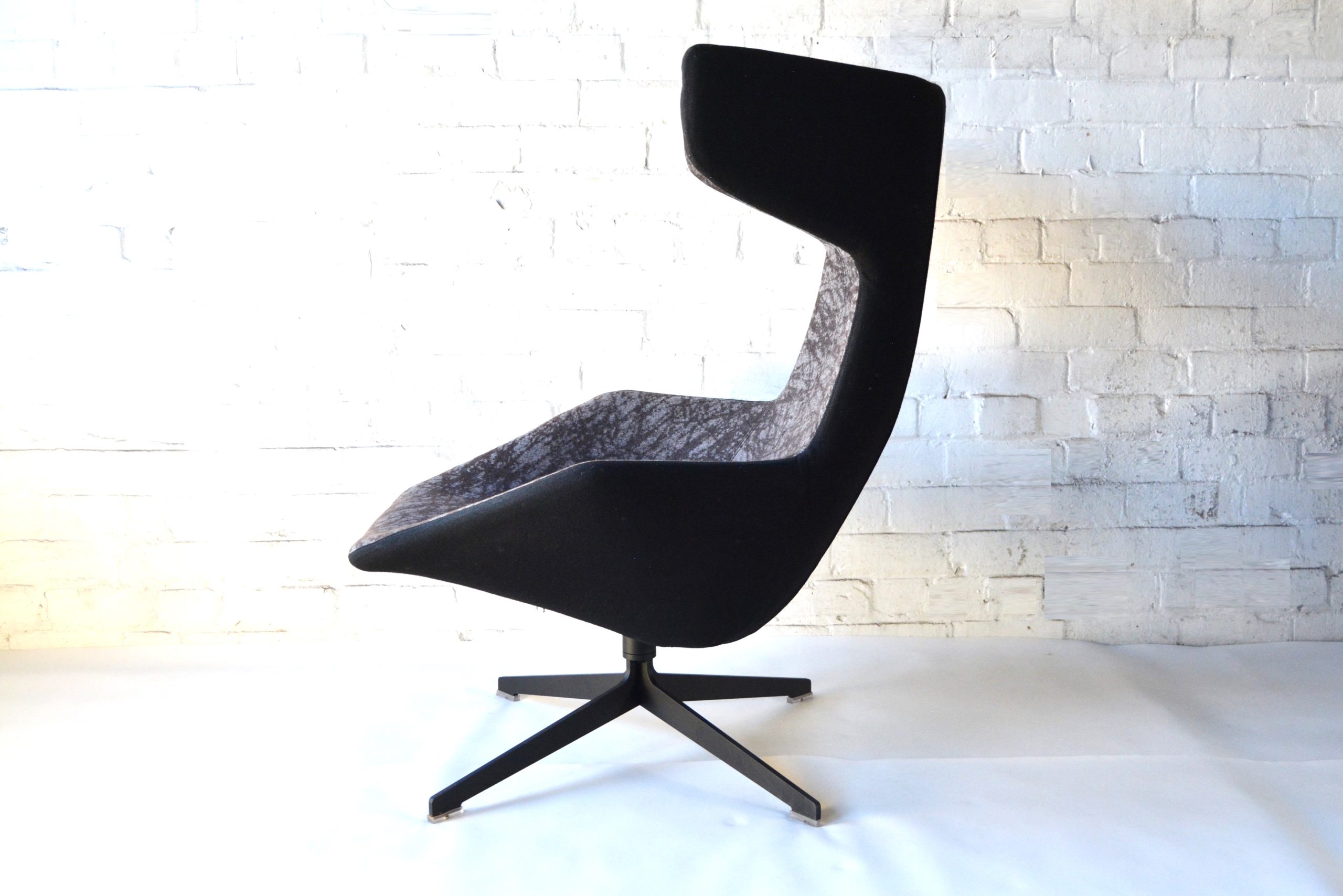 moroso-chair-made-in-italy-b-b-italia-era-designer-swivel-feature-chair (3)