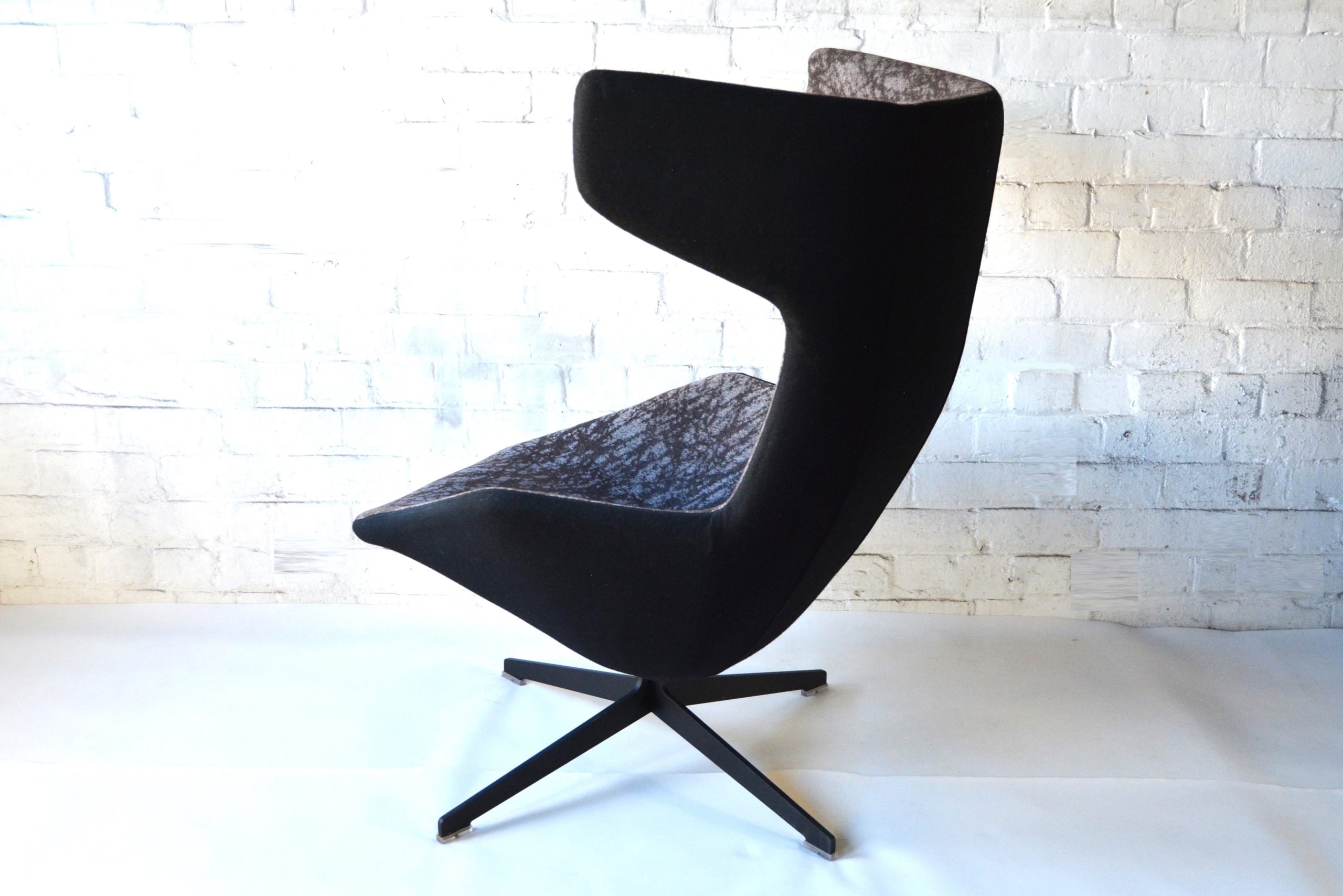 moroso-chair-made-in-italy-b-b-italia-era-designer-swivel-feature-chair (5)