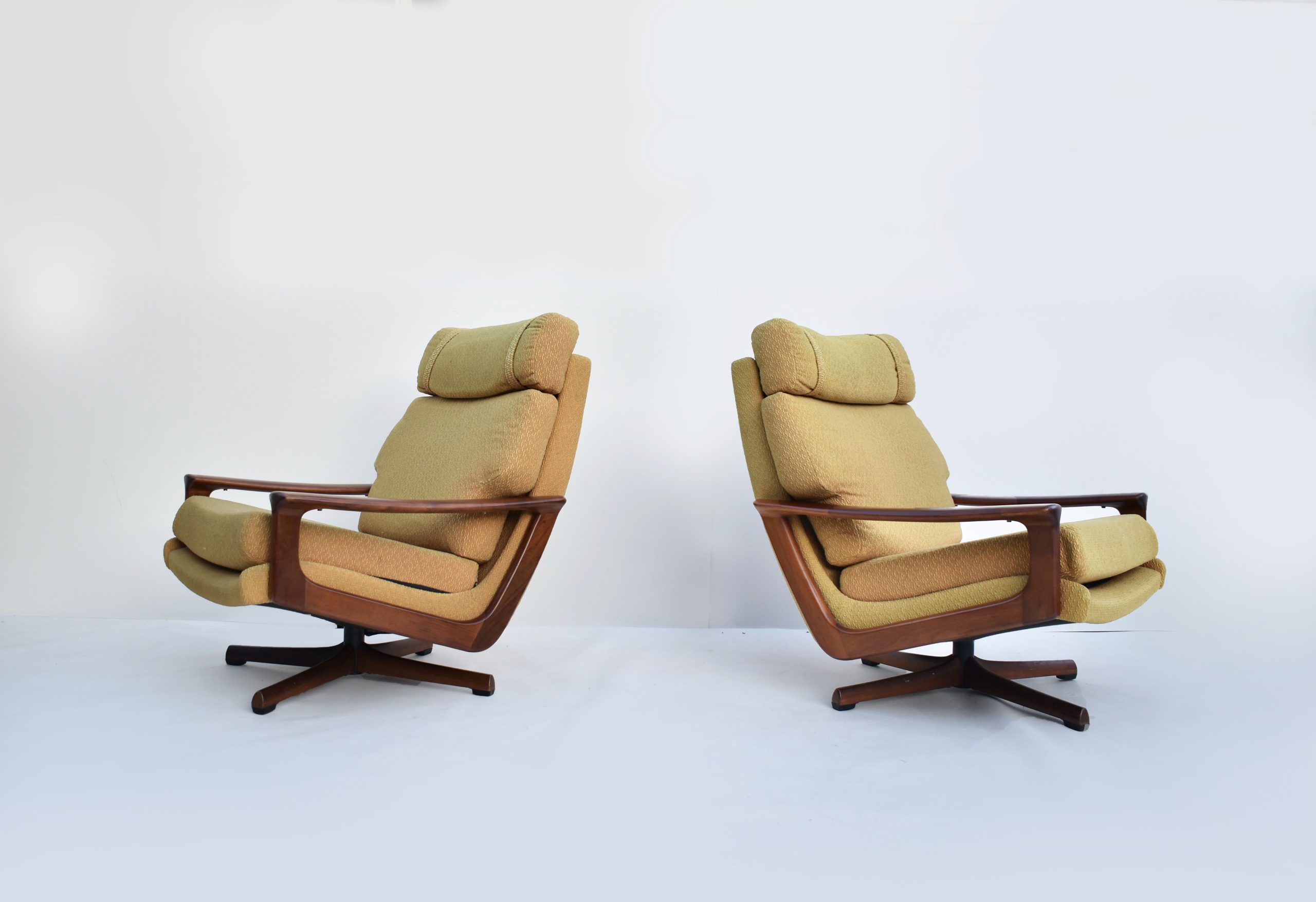 VINTAGE Tessa T21 PAIR Swivel Chairs. 3-Seater Sofa also AVAIL. Retro  Parker FLER era. – iNVISeDGE