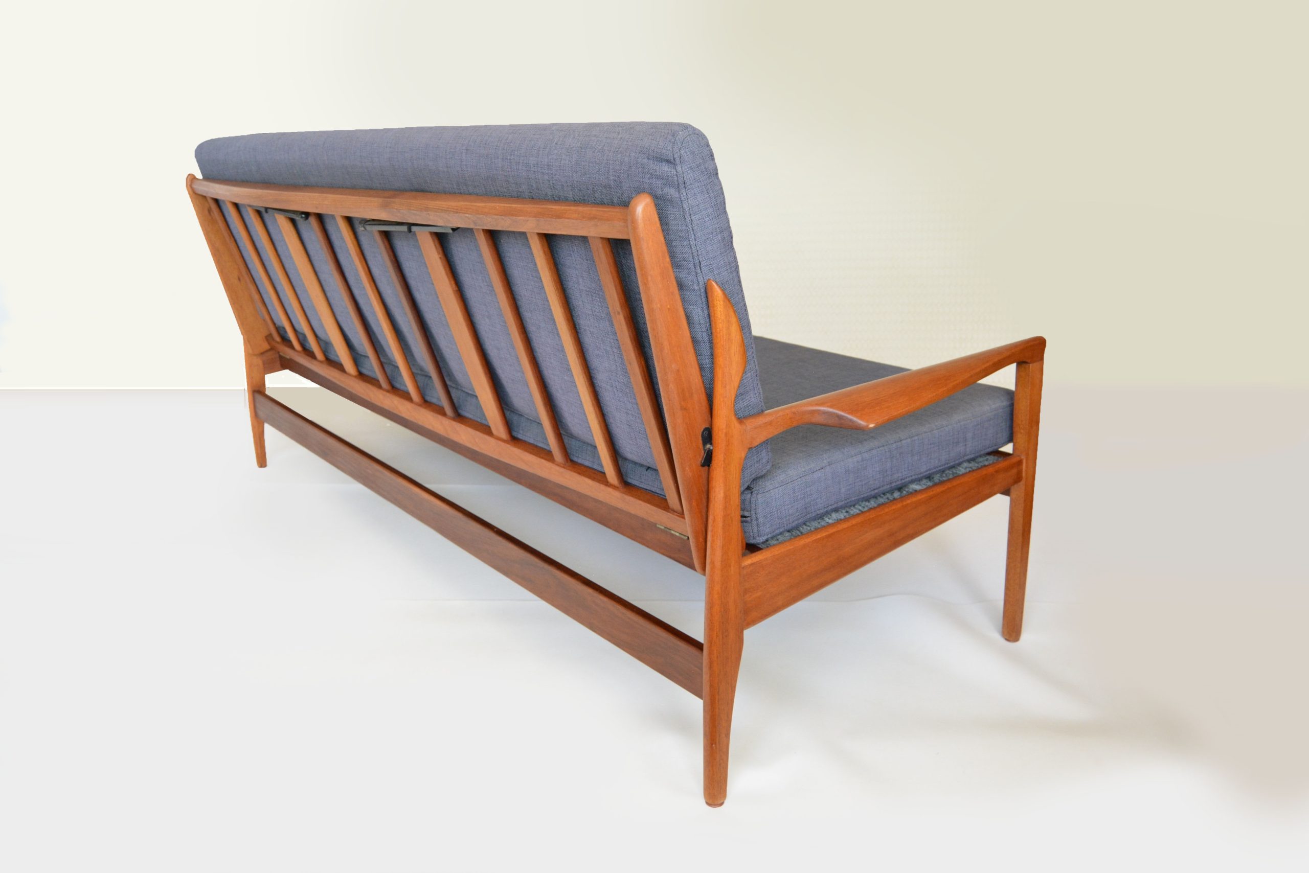 a-fler-narvik-day-night-lounge-sofa-divan-vintage-retro-parker-danish-style-australian-furniture-fred-lowen (2)
