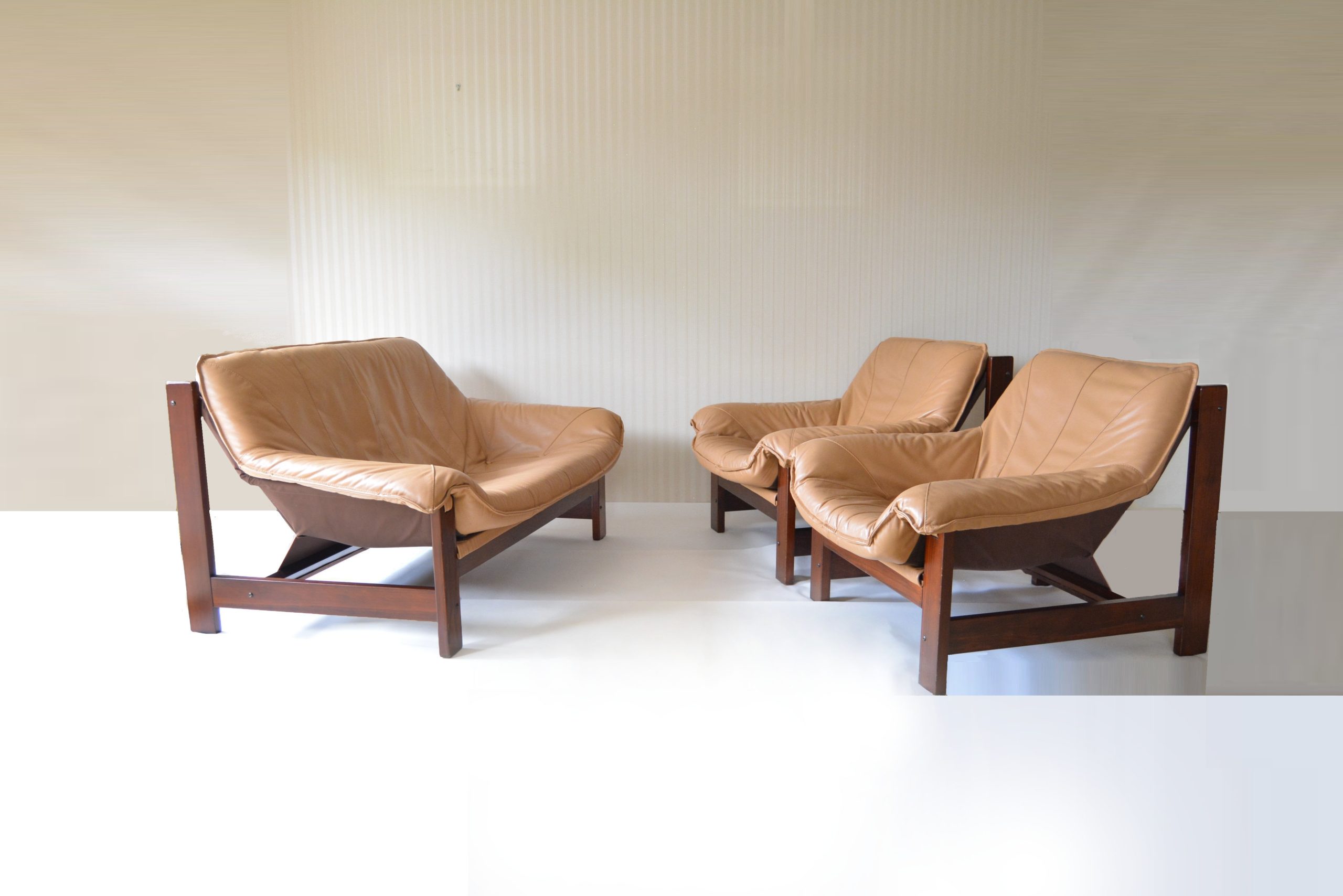 a-module-melbourne-vintage-leather-lounge-suite-chairs-sofa-1970's-tessa-gerald-easden-era