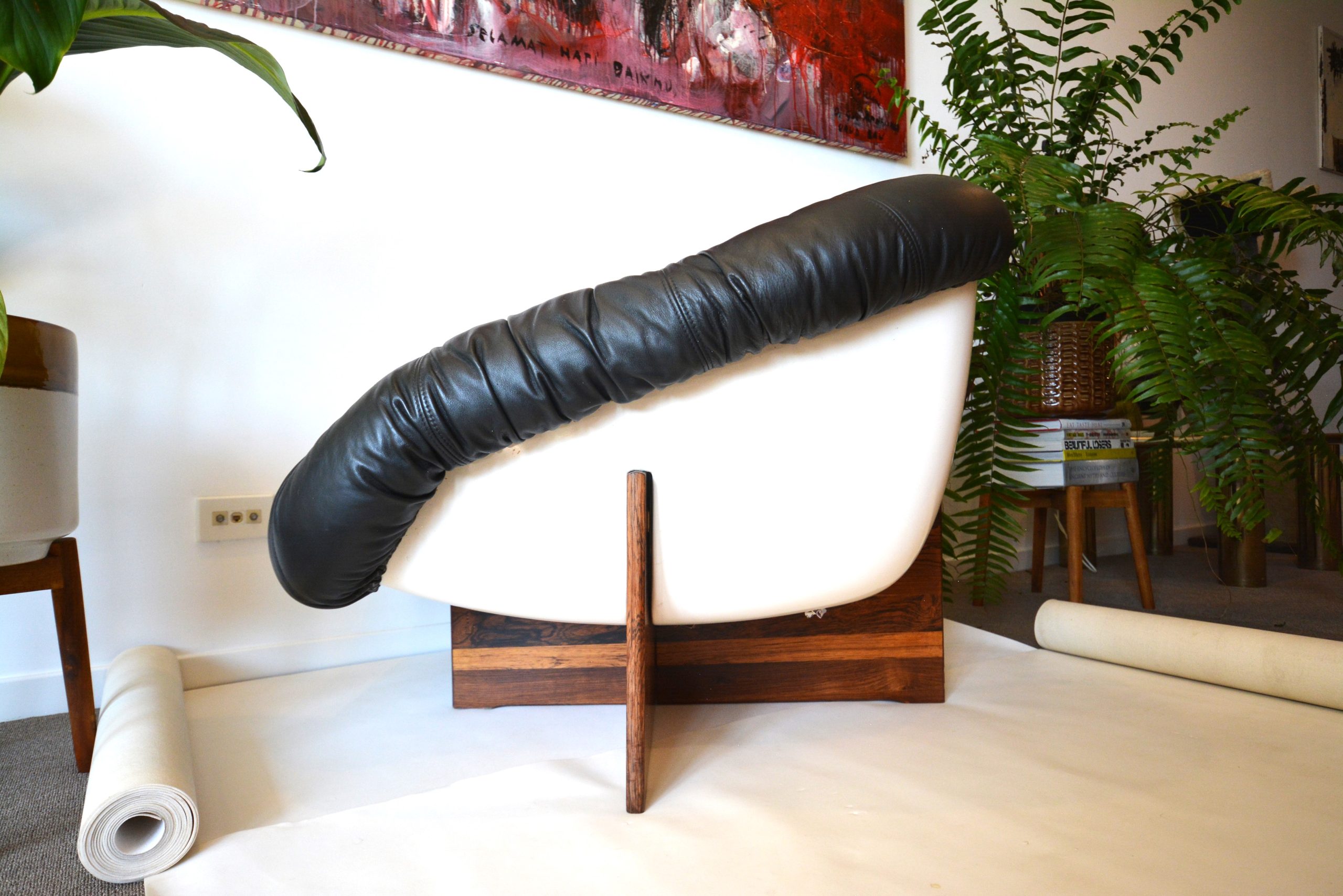 percival-lafer-fibreglass-and-rosewood-chair-vintage-leather-chair-mp-61-brazillian-designer-retro-armchair-danish-style (6)