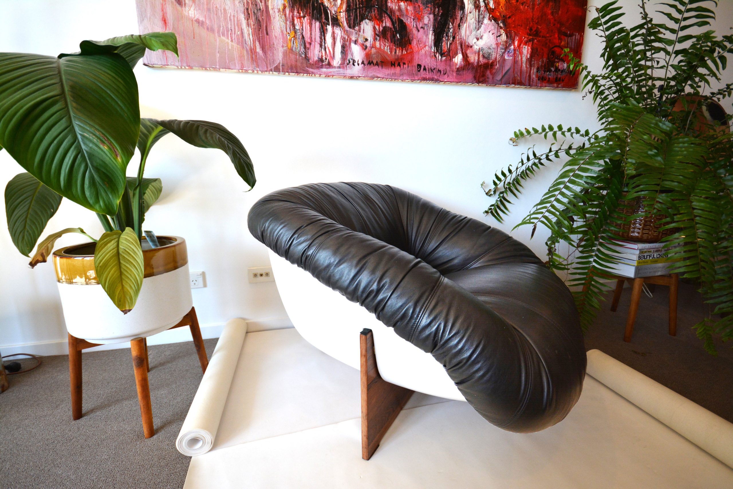 percival-lafer-fibreglass-and-rosewood-chair-vintage-leather-chair-mp-61-brazillian-designer-retro-armchair-danish-style (9)