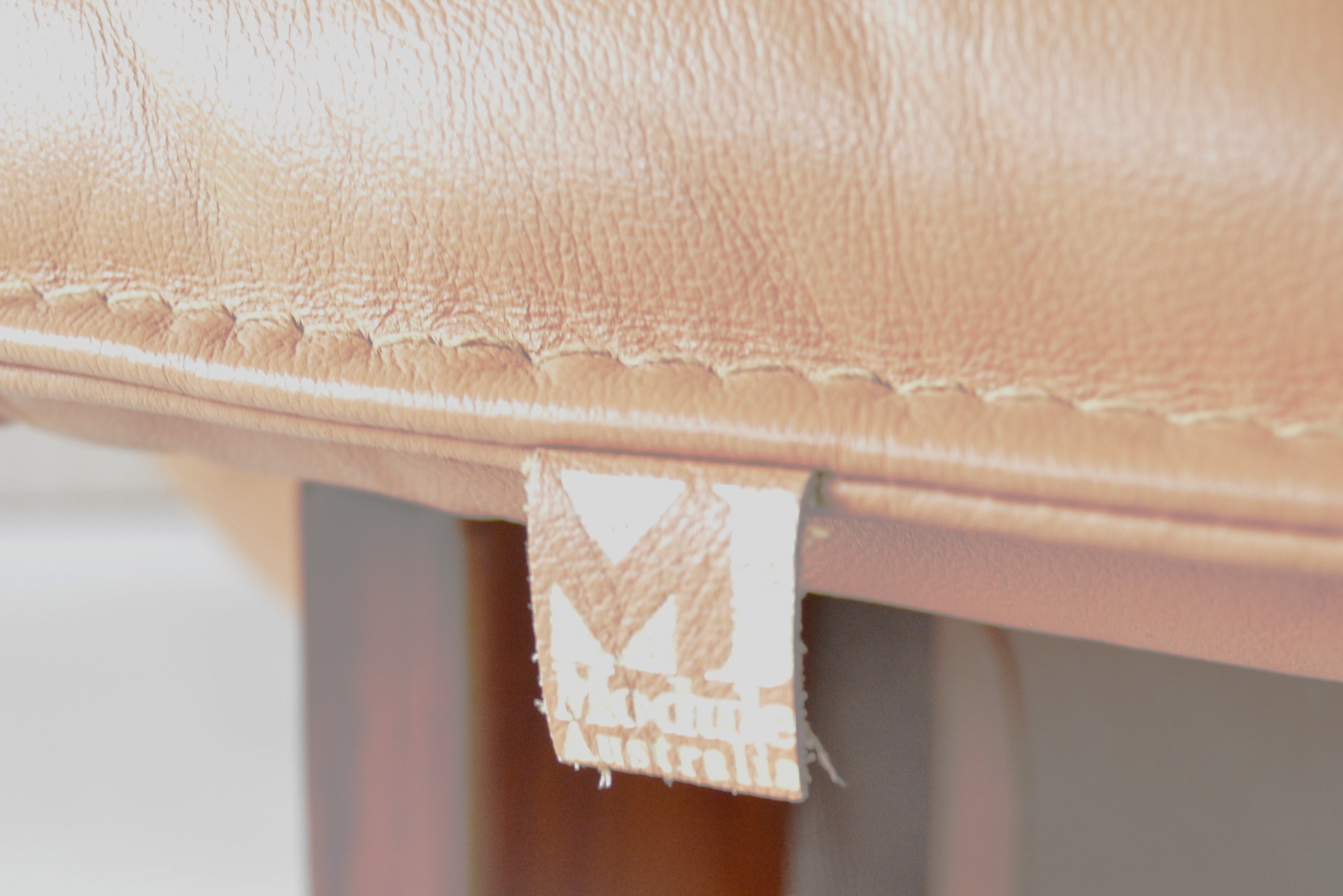 a-module-melbourne-vintage-leather-lounge-suite-chairs-sofa-1970's-tessa-gerald-easden-era (17)
