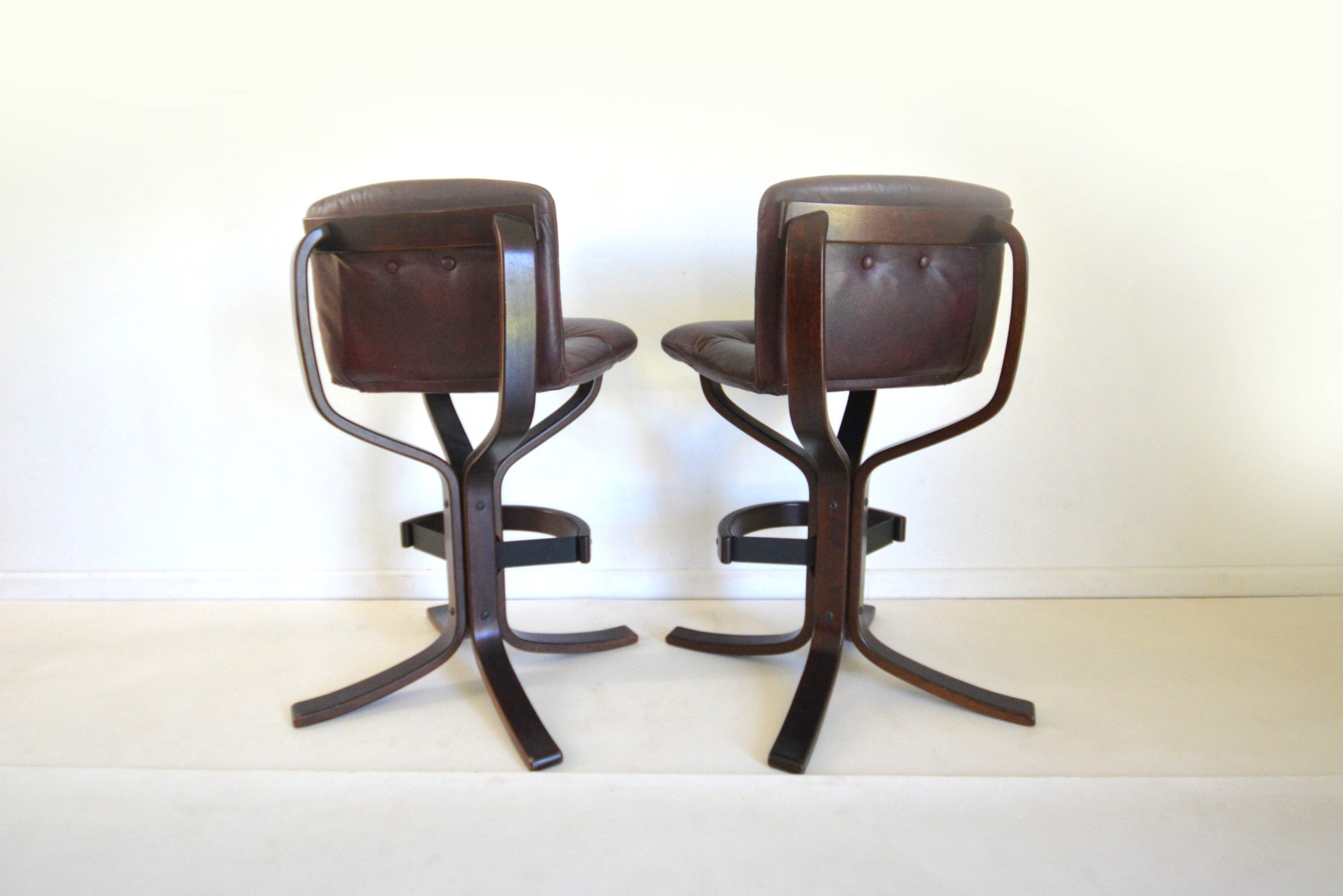 joe-rufenacht-bar-stools-leather-vintage-designer-chairs-parker-tessa-era (12)