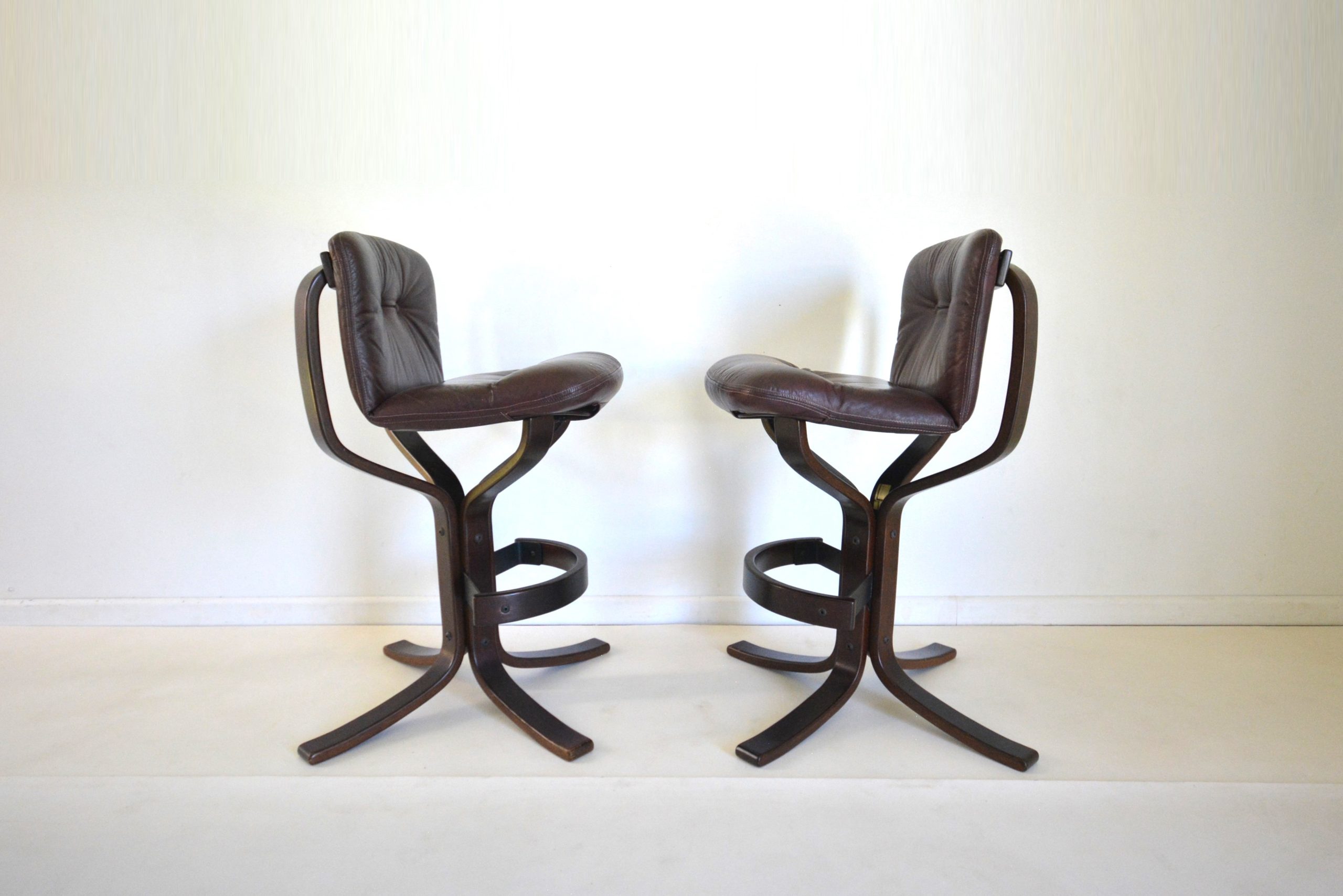 joe-rufenacht-bar-stools-leather-vintage-designer-chairs-parker-tessa-era (4)