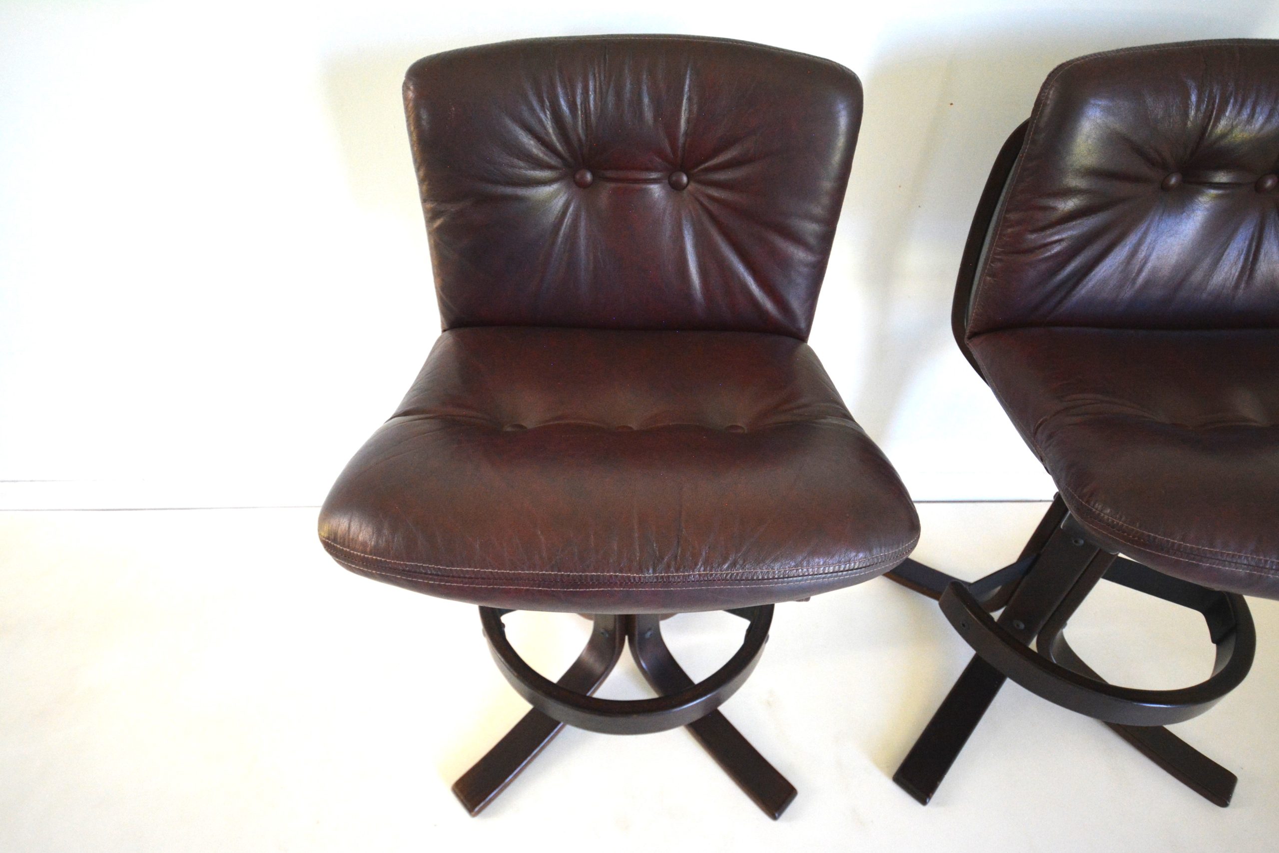 joe-rufenacht-bar-stools-leather-vintage-designer-chairs-parker-tessa-era (7)