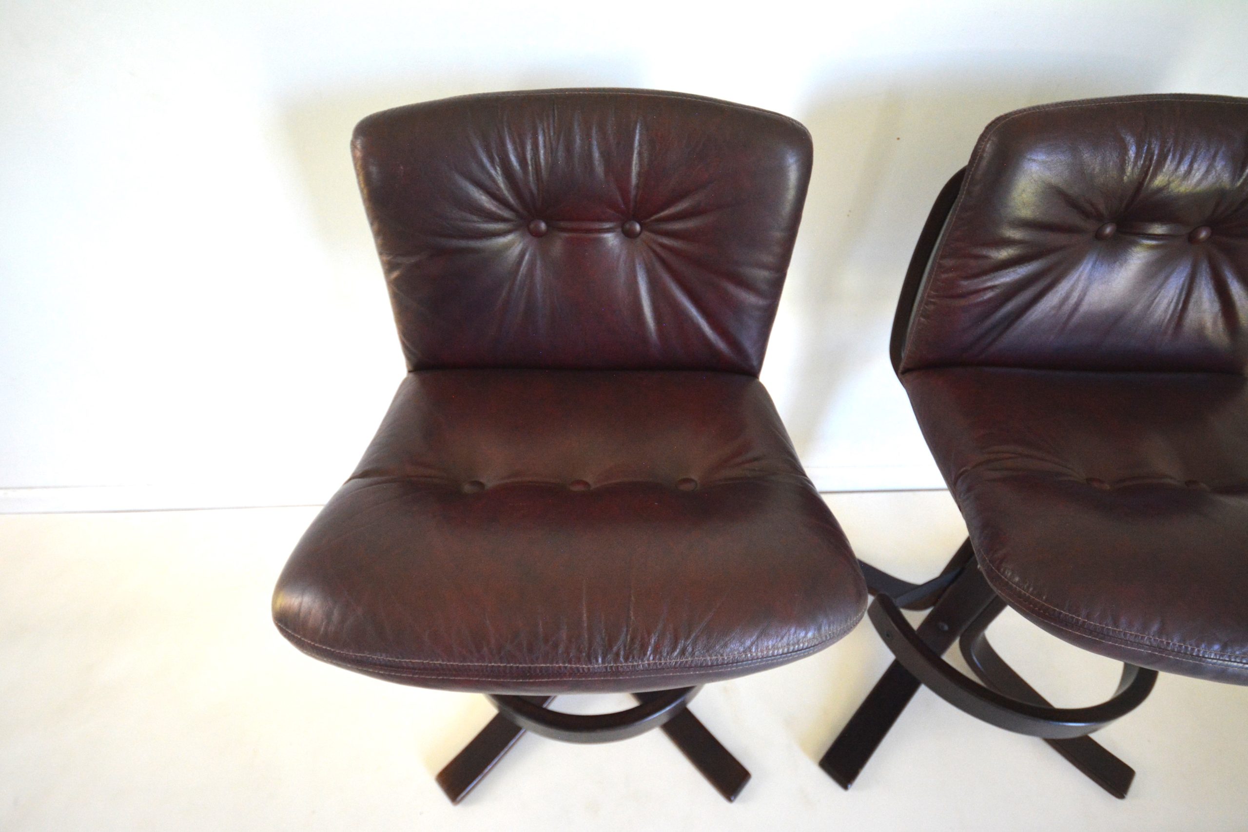 joe-rufenacht-bar-stools-leather-vintage-designer-chairs-parker-tessa-era (8)
