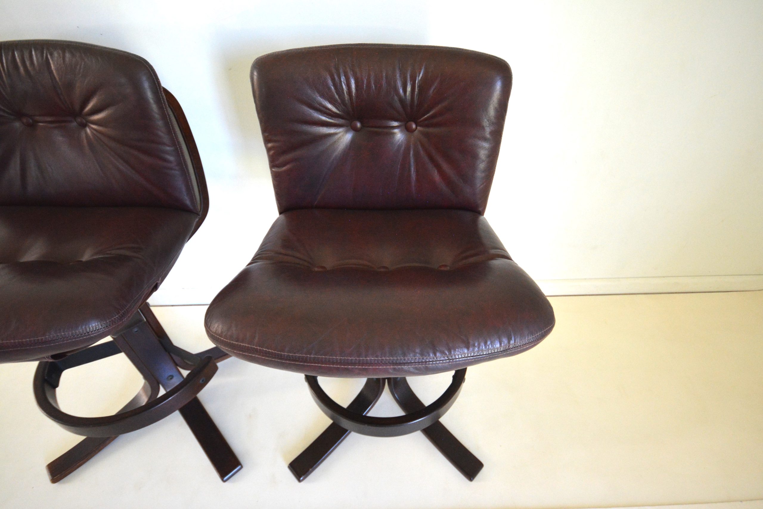 joe-rufenacht-bar-stools-leather-vintage-designer-chairs-parker-tessa-era (9)