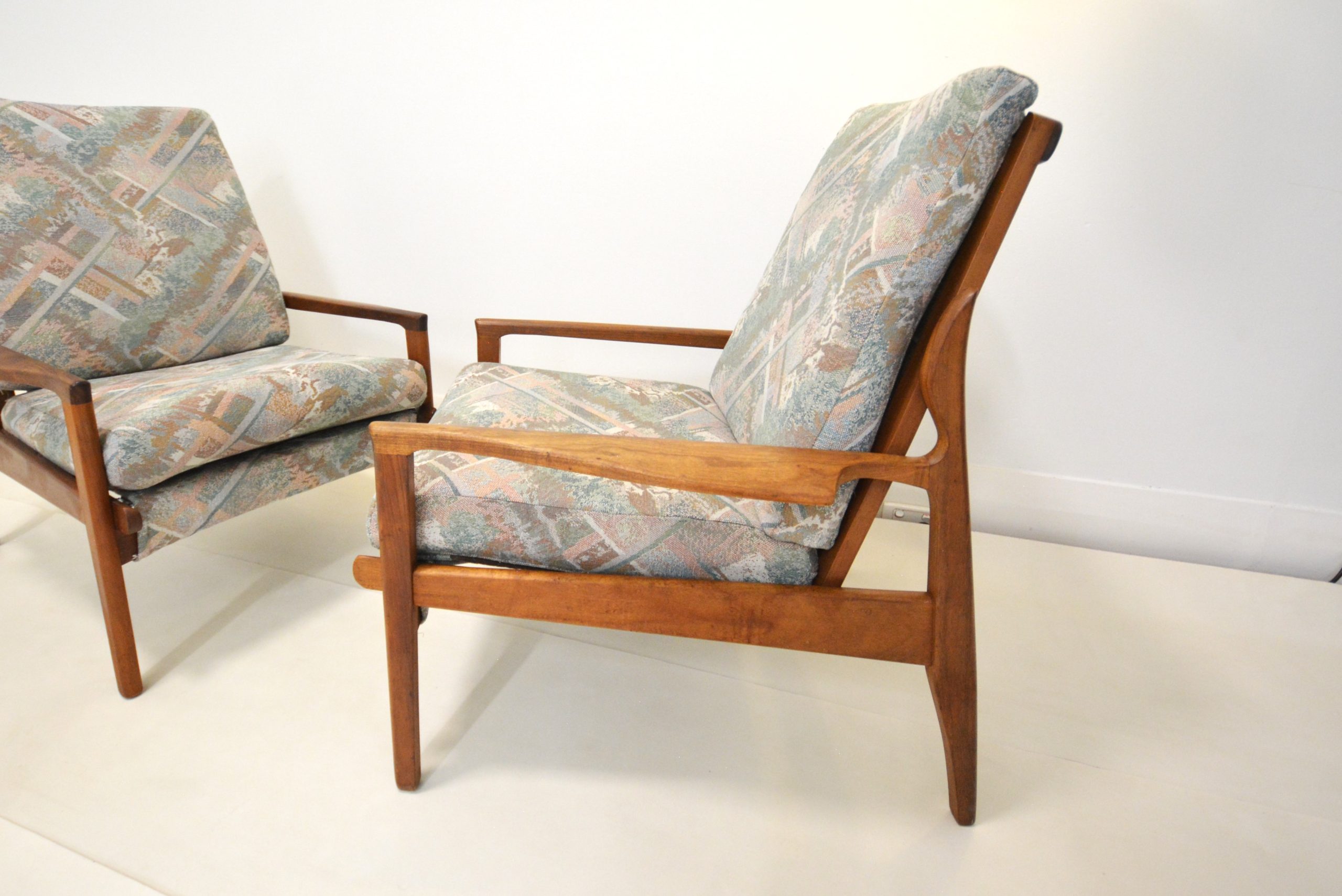 fler-narvik-chairs-pair-vintage-retro-parker-danish-era-chair-furniture (4)
