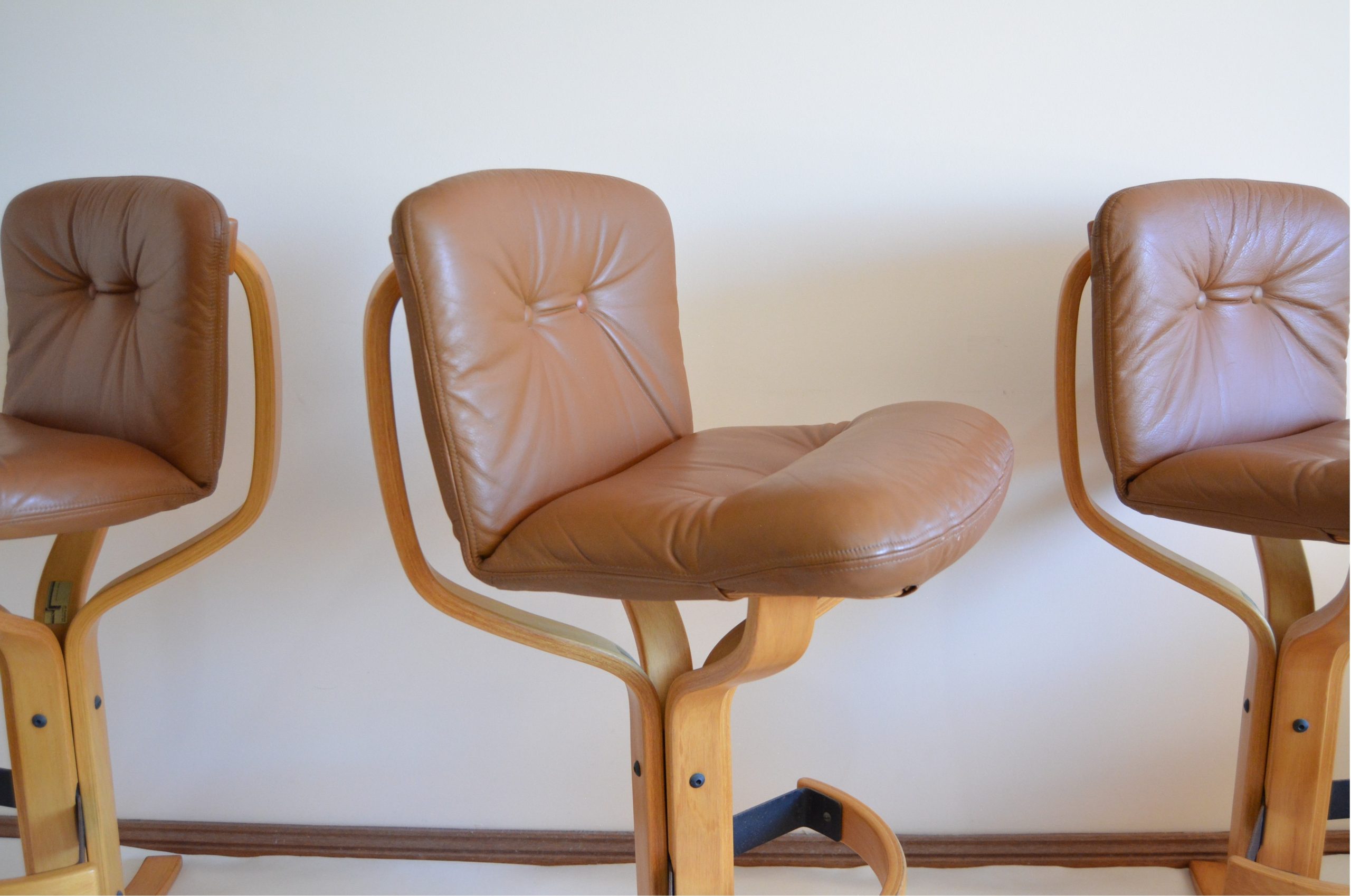 joe-rufenacht-tan-barstools-mid-century-vintage-retro-designer-chairs-furniture-danish-era (11)
