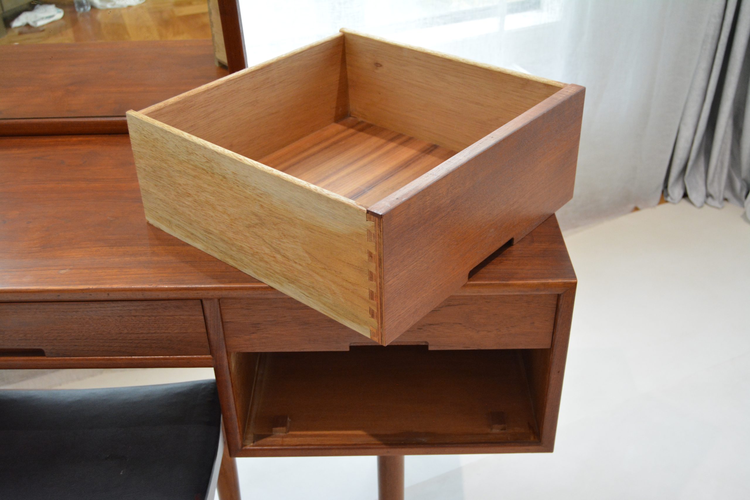 hans-hayson-dressing-hall-table-writing-desk-vintage-parker-danish-era (13)