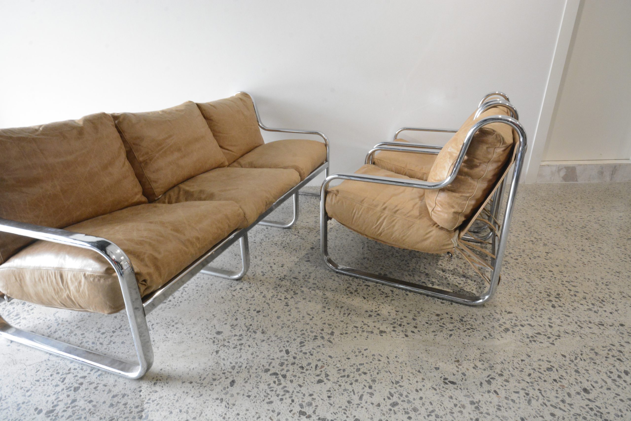 vintage-italian-designer-chrome-leather-lounge-suite-retro-b-b-italia-furniture-era (1)