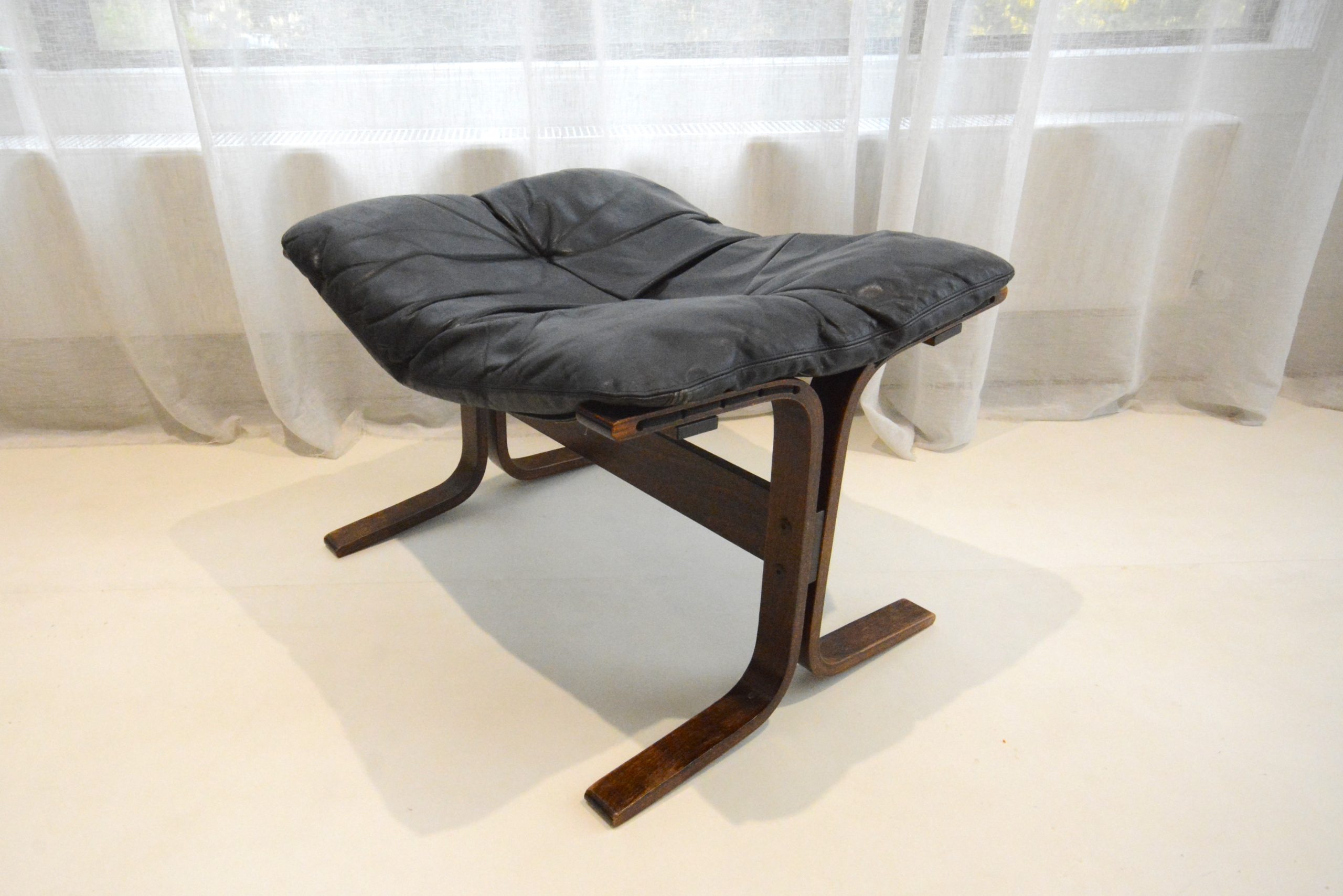 westnofa-siesta-footstool-leather-falcon-chair-vintage-danish-era (6)