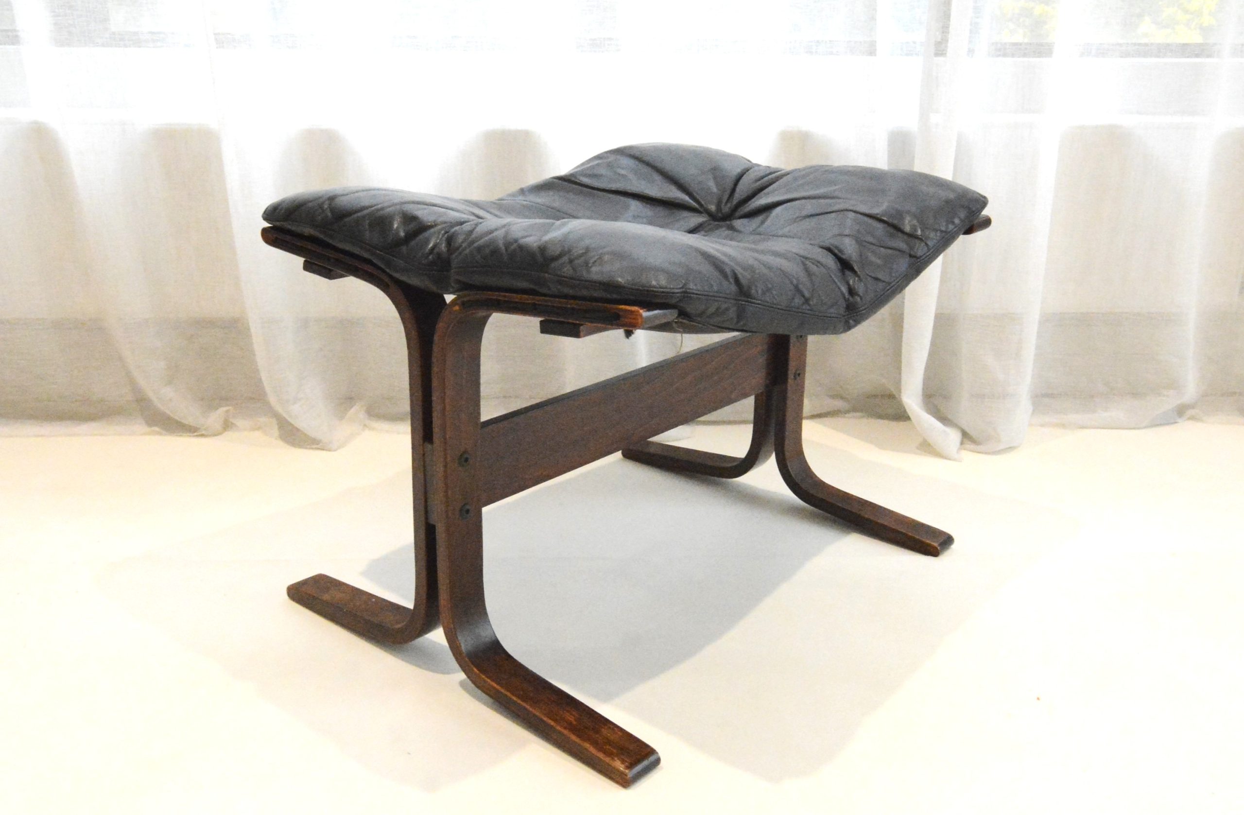 westnofa-siesta-footstool-leather-falcon-chair-vintage-danish-era (7)