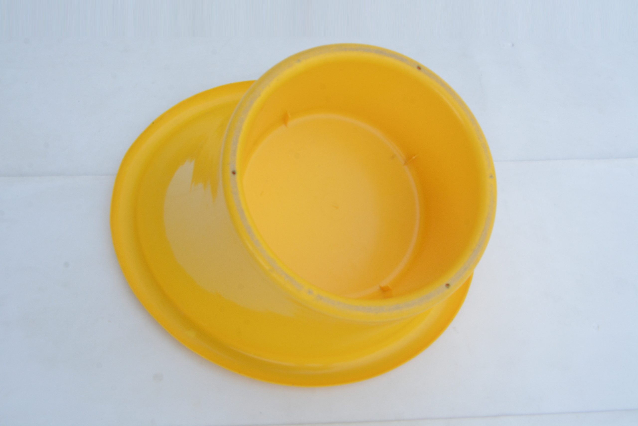 vintage-retro-plastic-designer-pod-chairs-kartell-space-furniture-era (14)