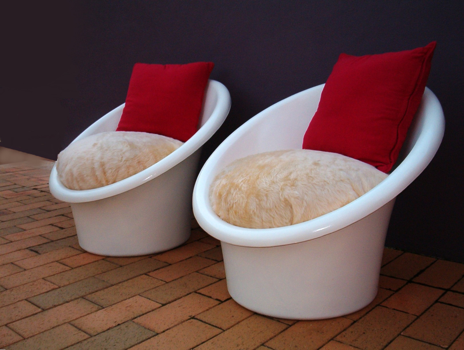 vintage-retro-plastic-designer-pod-chairs-kartell-space-furniture-era (17)
